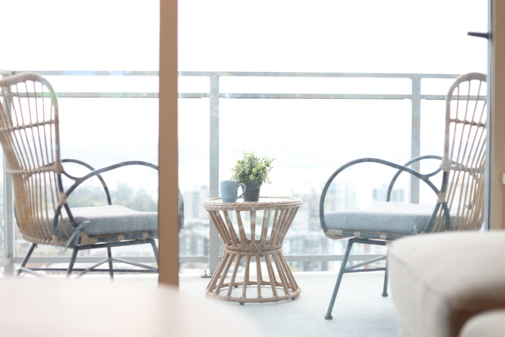 Fully Furnished - Centreview in North Vancouver - Photo 14