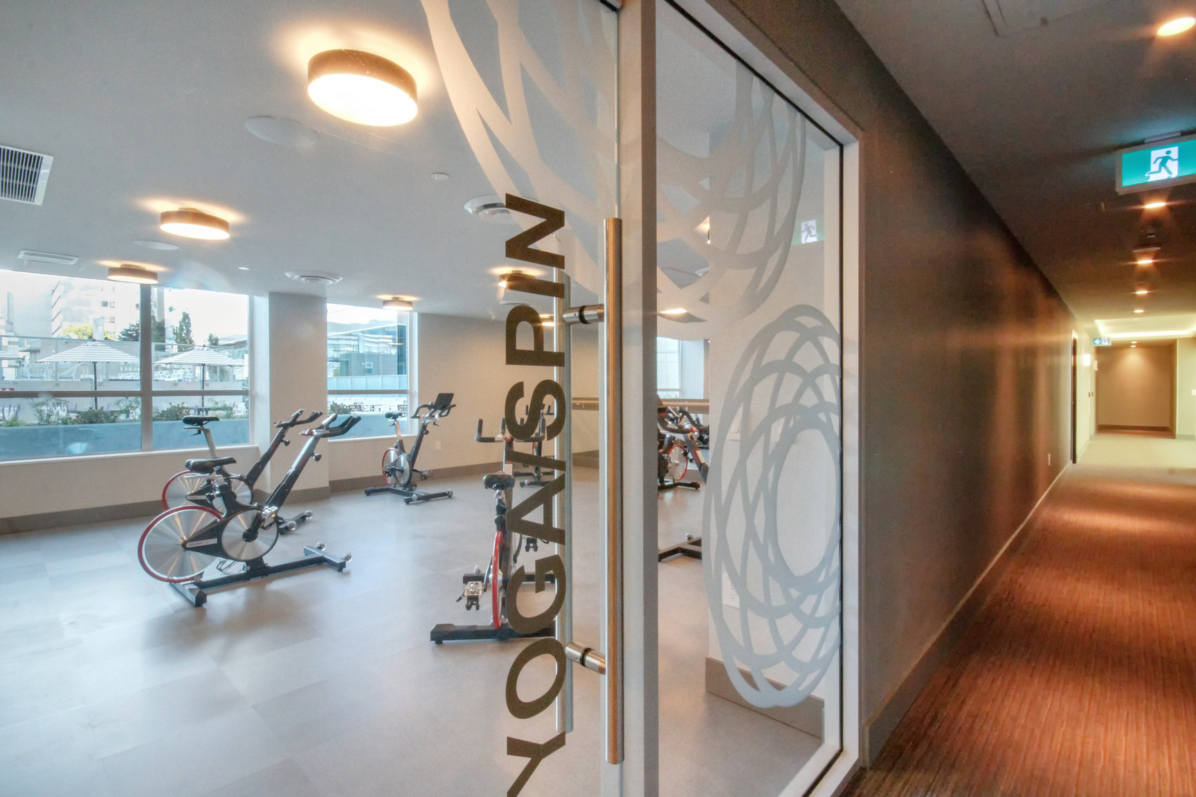 Fully Furnished - Centreview in North Vancouver - Photo 18