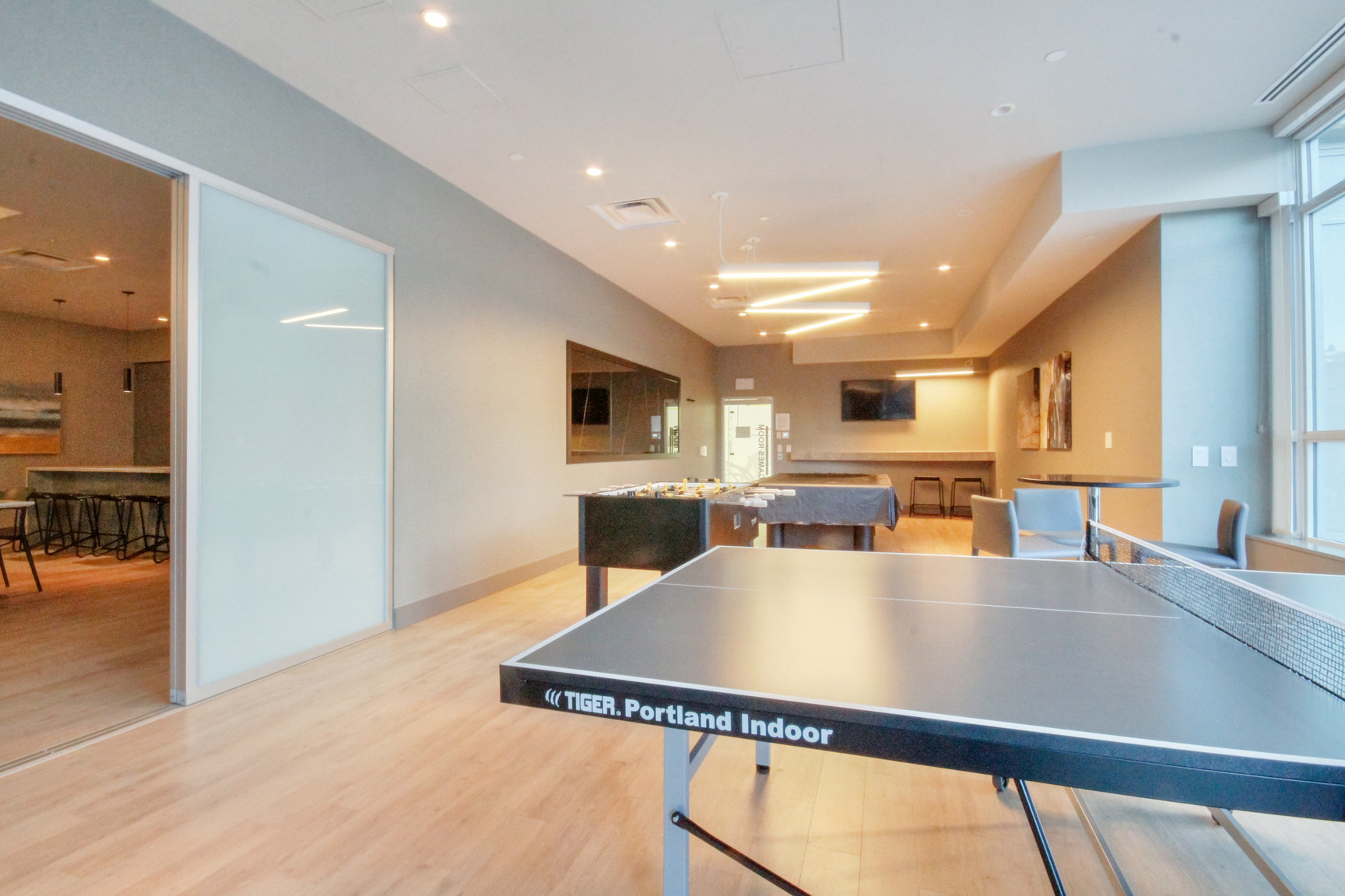 Fully Furnished - Centreview in North Vancouver - Photo 28