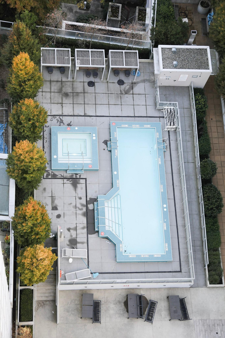 Fully Furnished - Centreview in North Vancouver - Photo 32