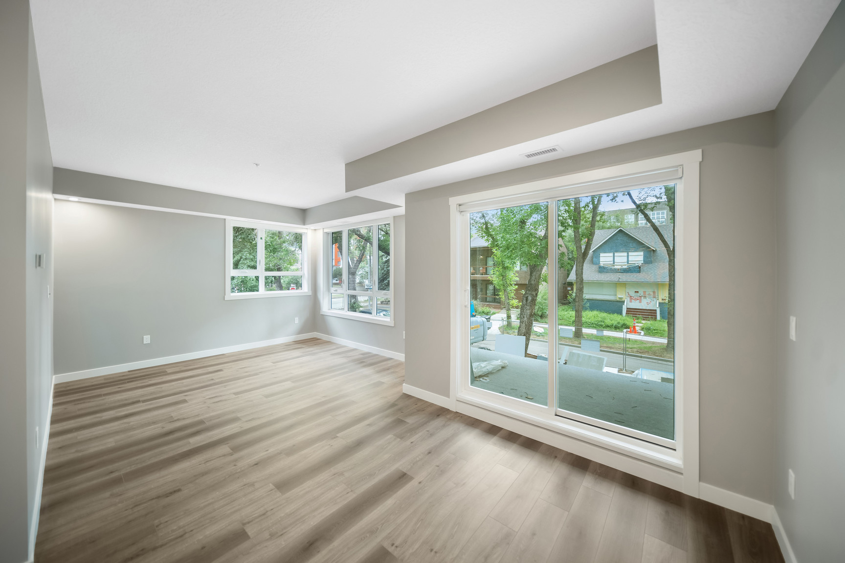 West Garneau - Photo 48