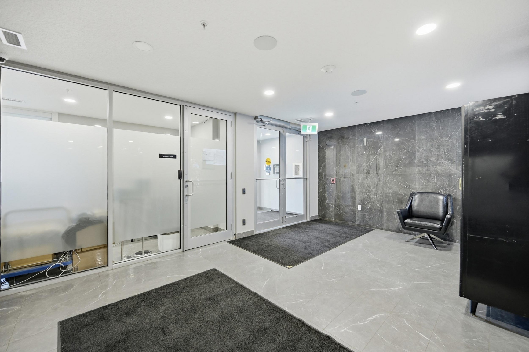 West Garneau - Photo 21