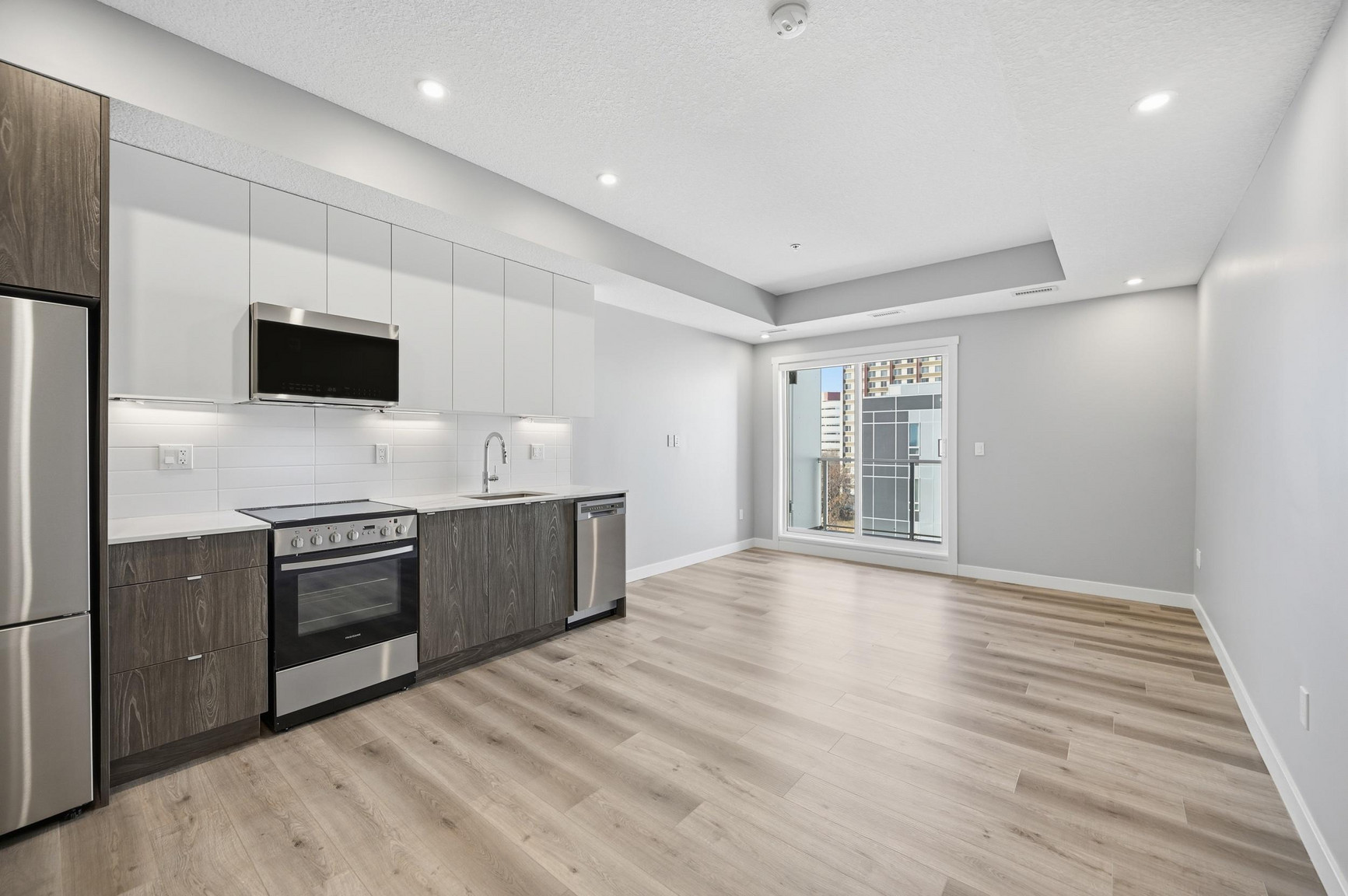 West Garneau - Photo 55
