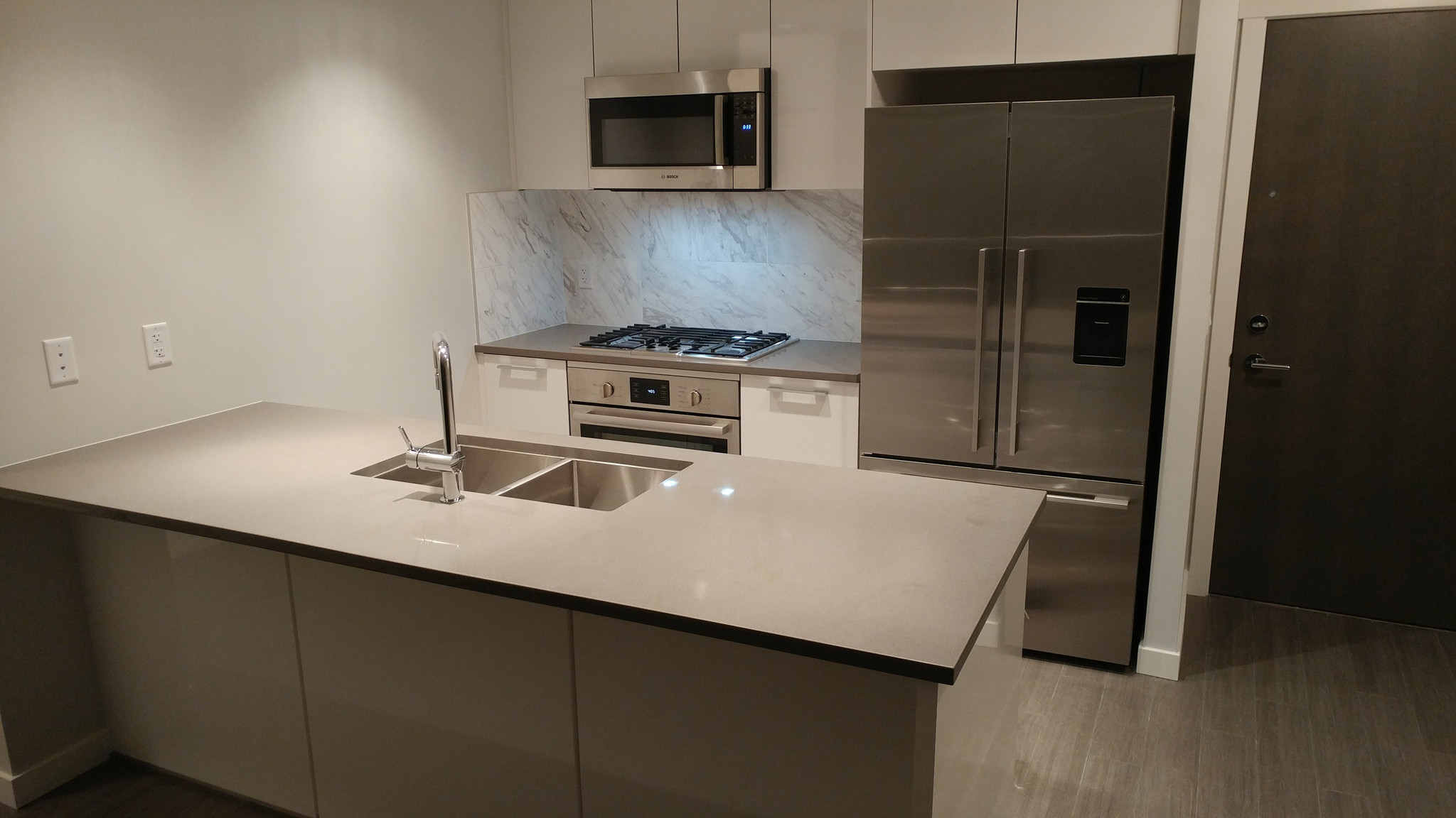 Rhythm 1206 - Top Floor with Water Views - Photo 4