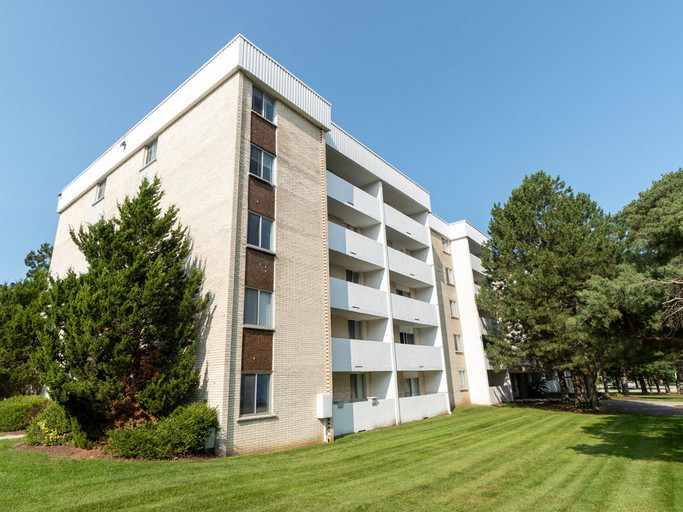 Pinegrove Apartments - ALL INCLUSIVE