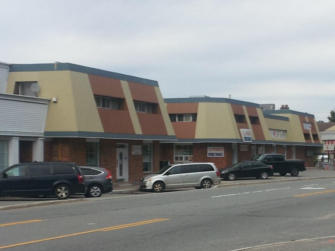 110 & 114 Main St East, Huntsville, ON P1H 1K6 — photo 1