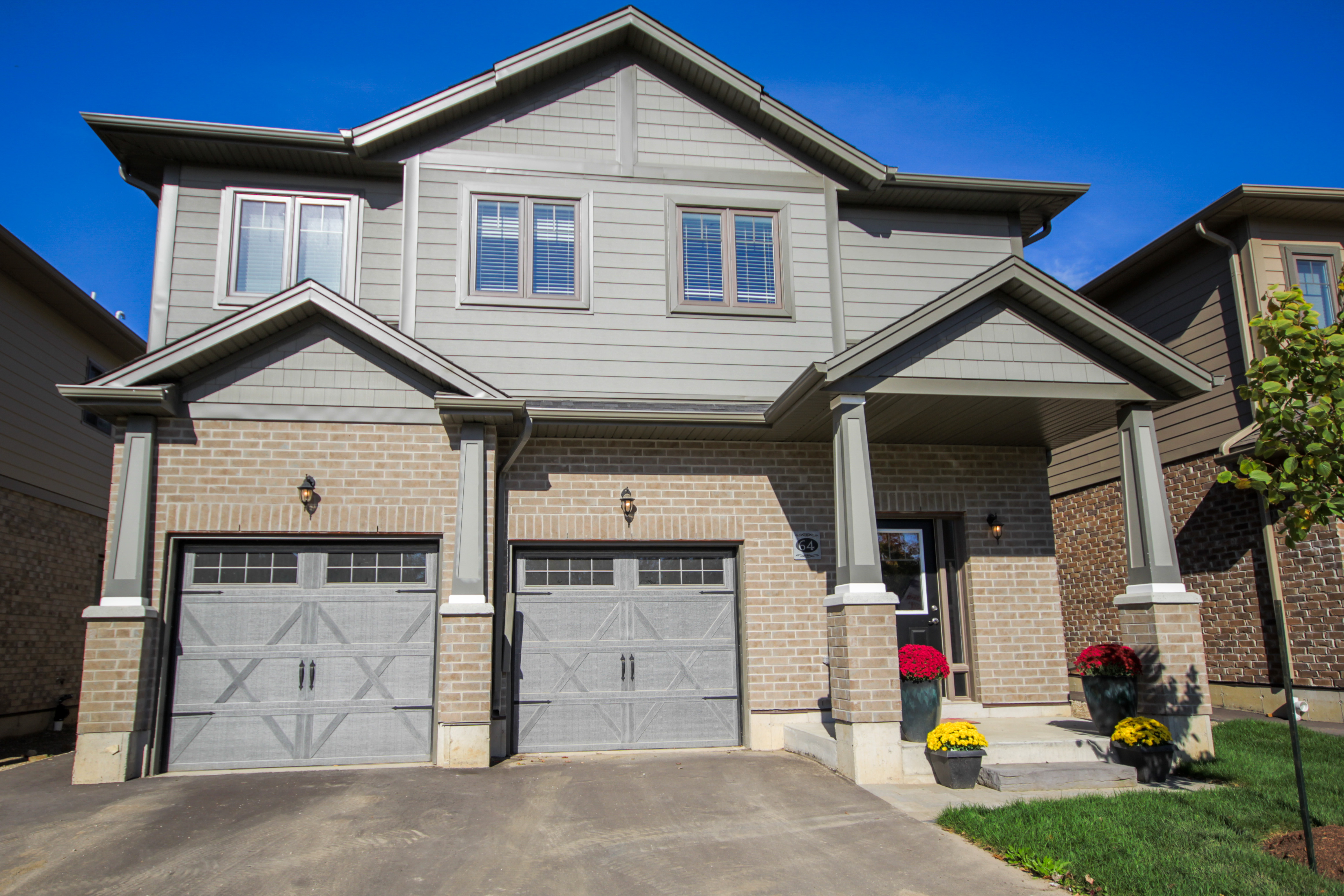 1038 Mississaga St, Orillia, ON L3V 7E8 — photo 1