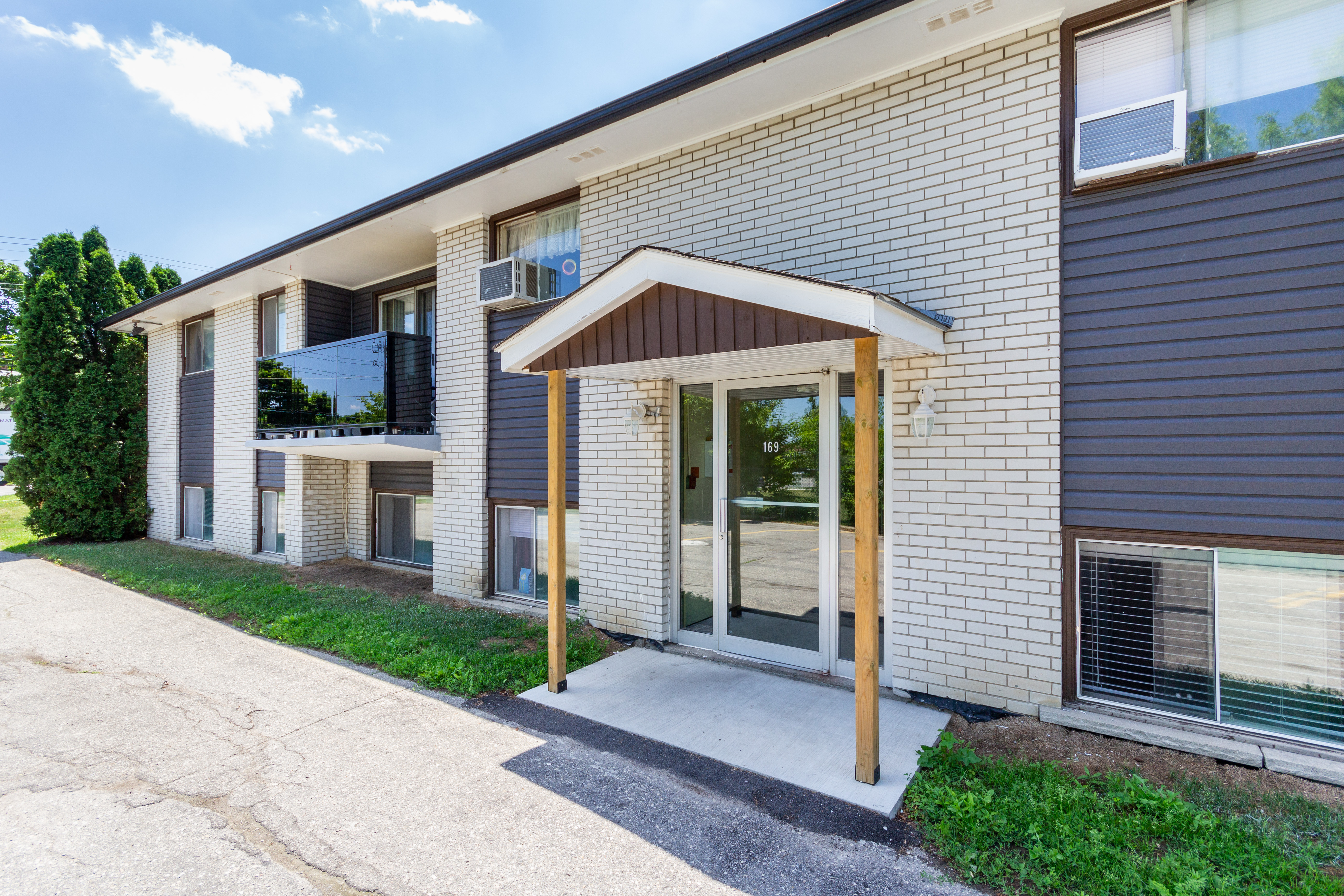 169 Willow Road, Guelph, ON N1H 1W4 — photo 1