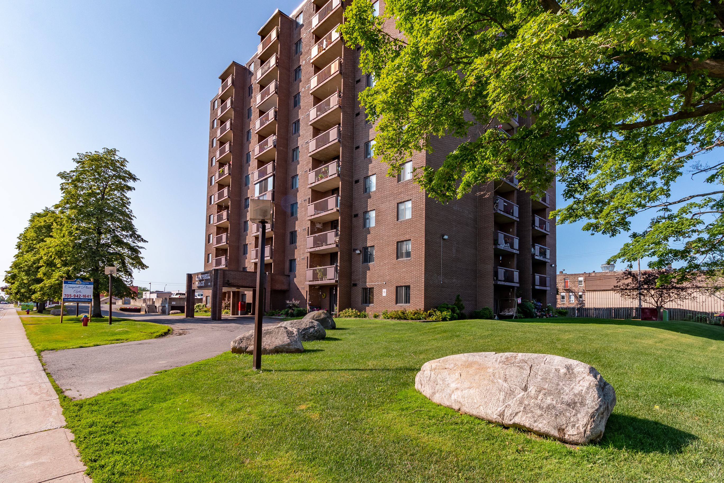 275 Albert St E, Sault Ste. Marie, ON P6A 6N7 — photo 1