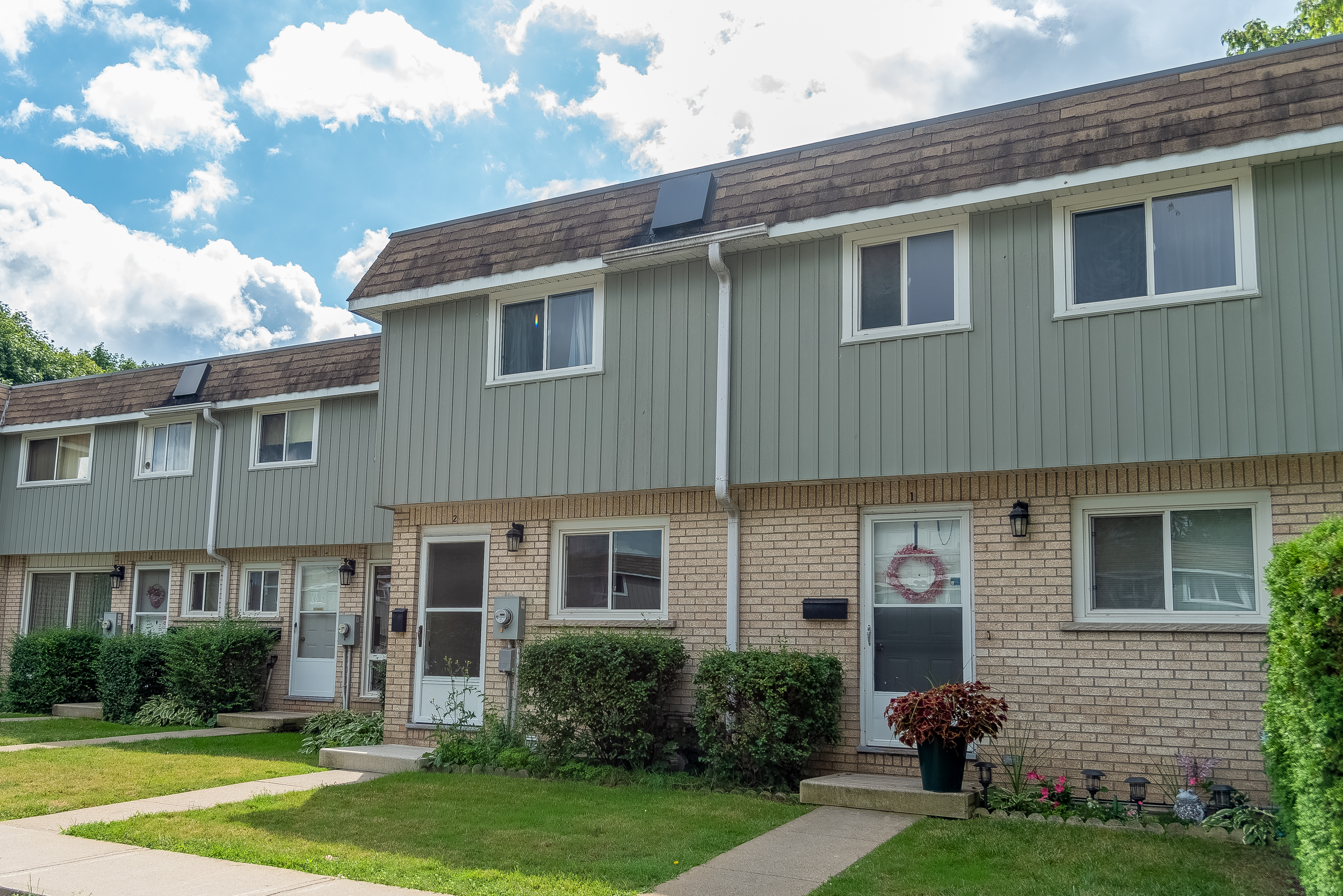 1025-1055 Nesbitt Square, Woodstock, ON N4S 7N9 — photo 1