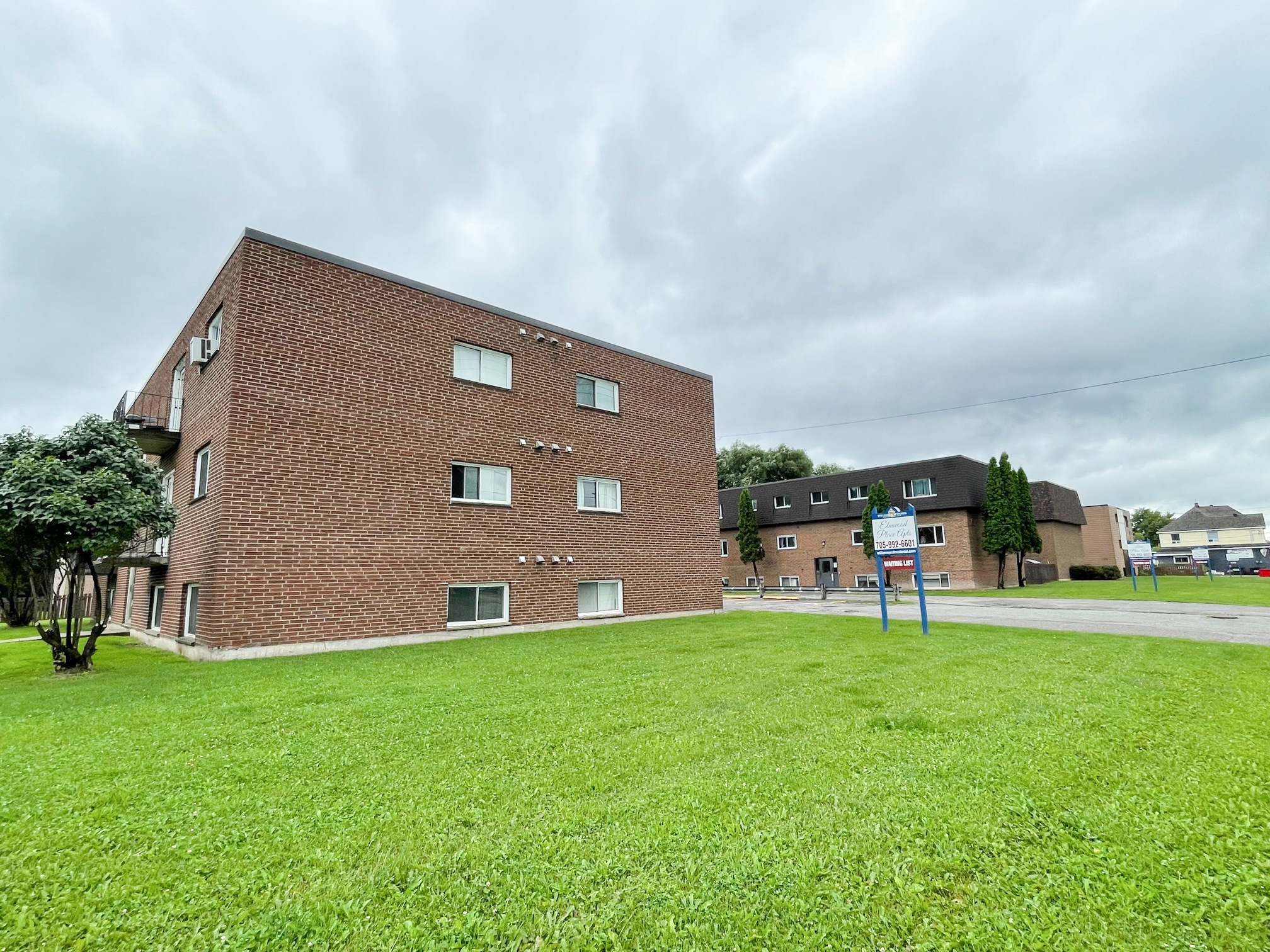 715 Douglas St., Sault Ste. Marie, ON P6C 1V5 — photo 1