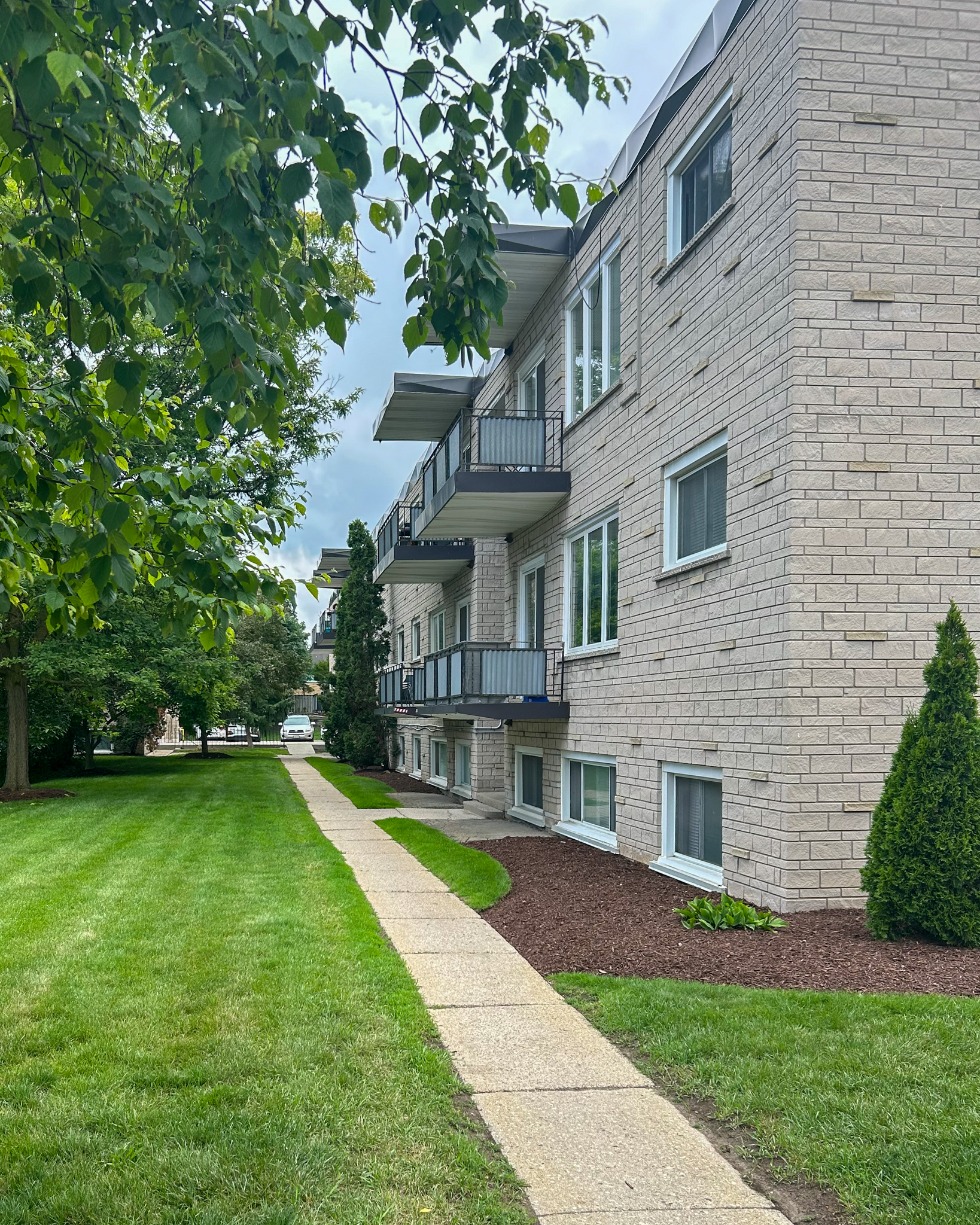 201 Erb Street West, Waterloo, ON N2L 1V6 — photo 2