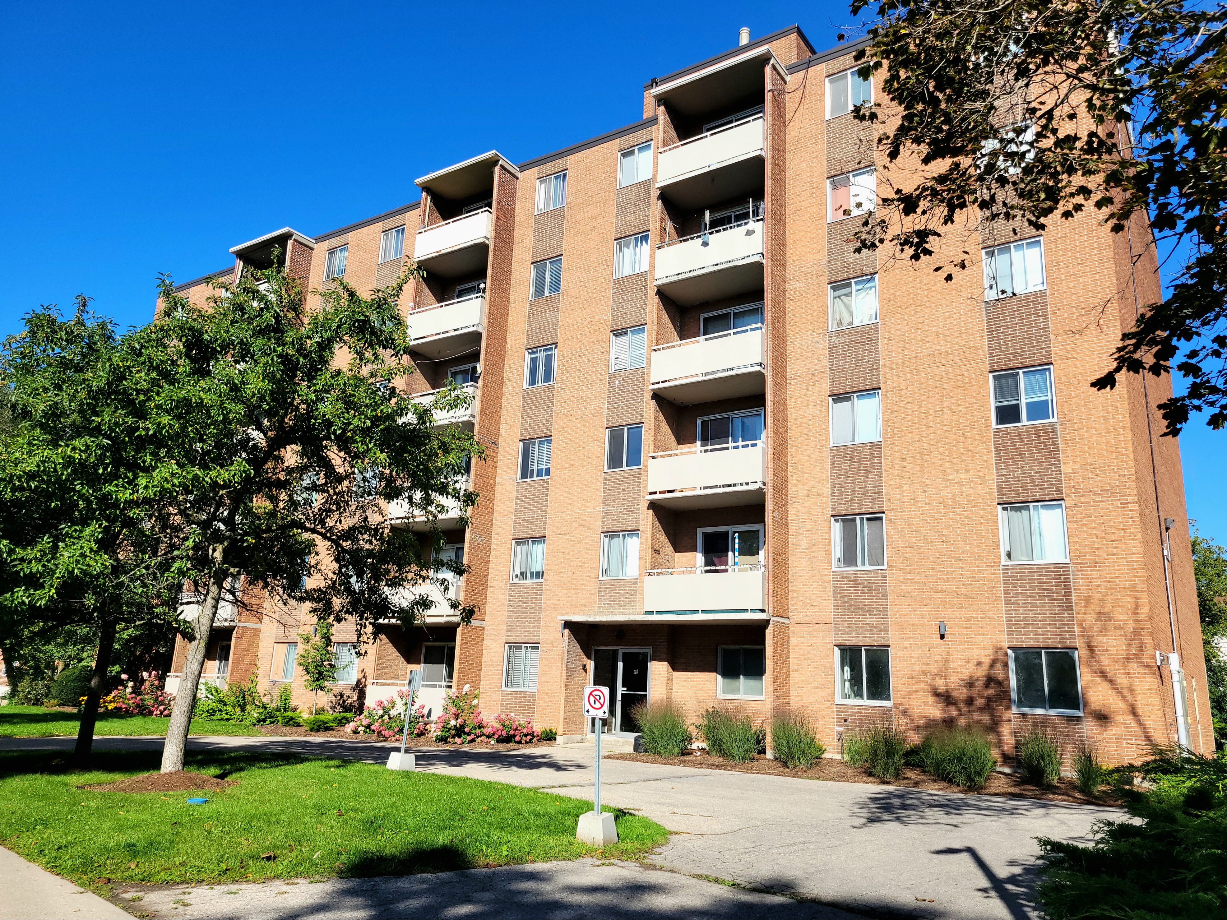 89 Raymond Street, Guelph, ON N1H 3S4 — photo 1