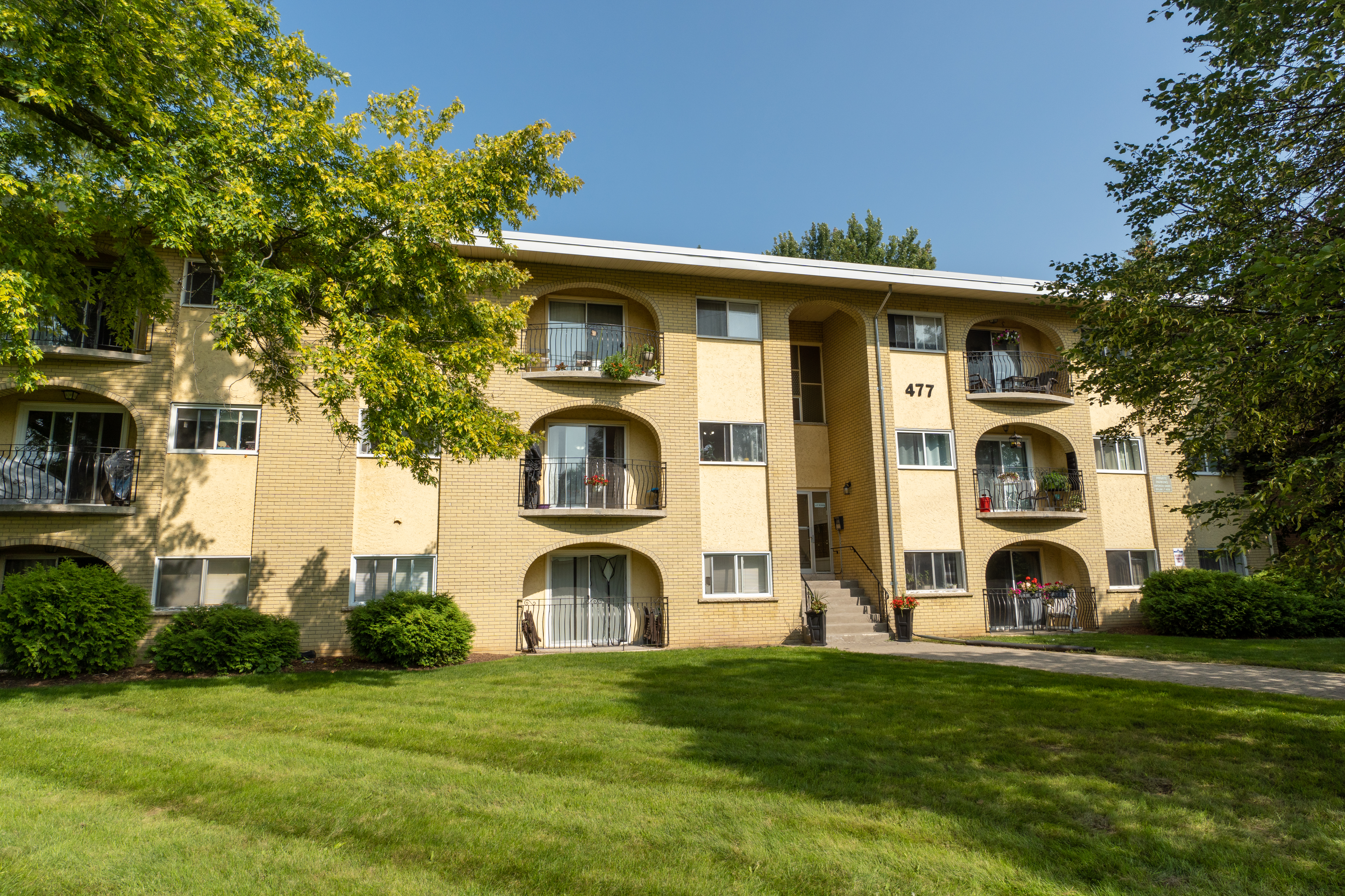 477 Parkside Drive, Waterloo, ON N2L 4X6 — photo 1