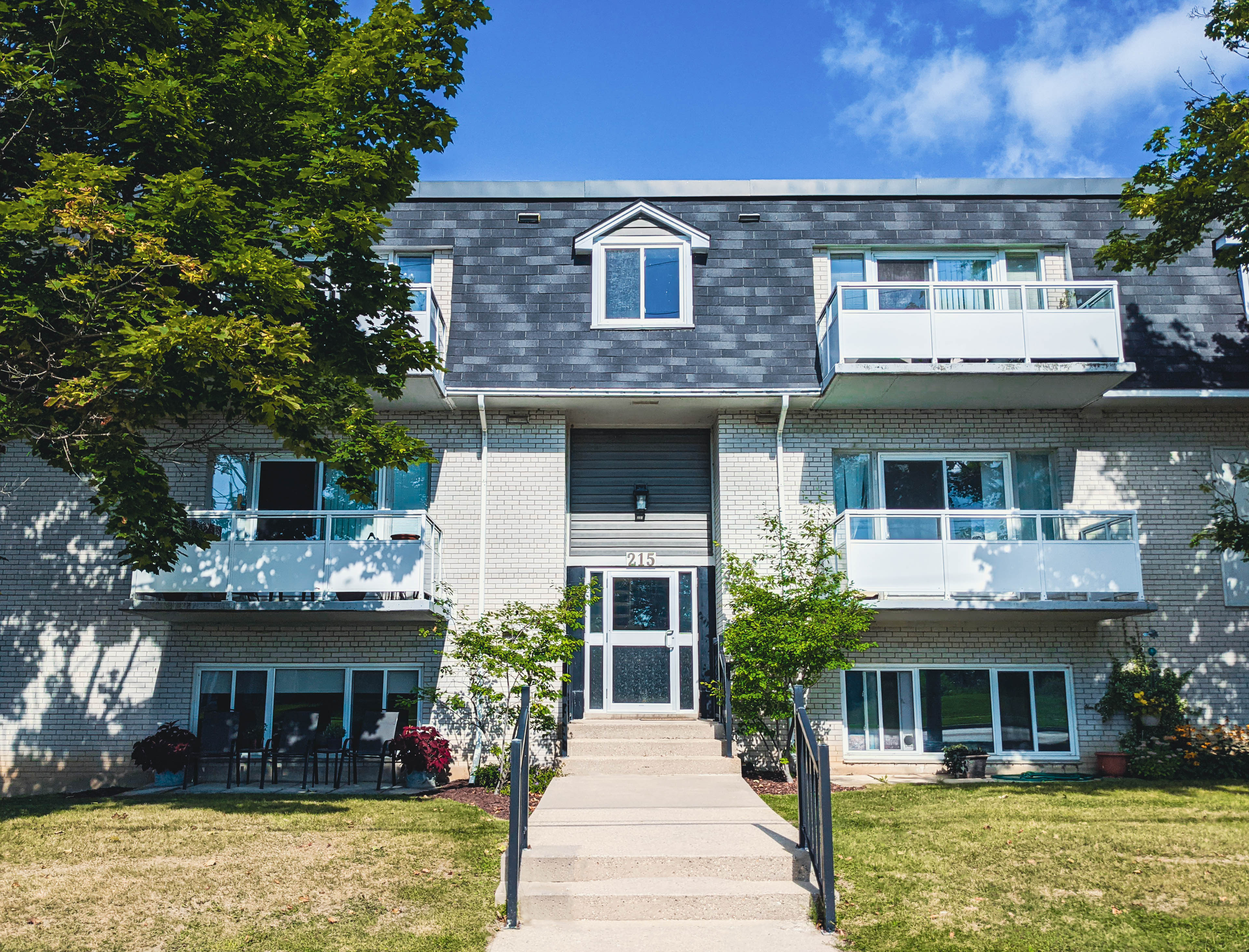 215 Belsyde Ave East, Fergus, ON N1M 1Z4 — photo 1