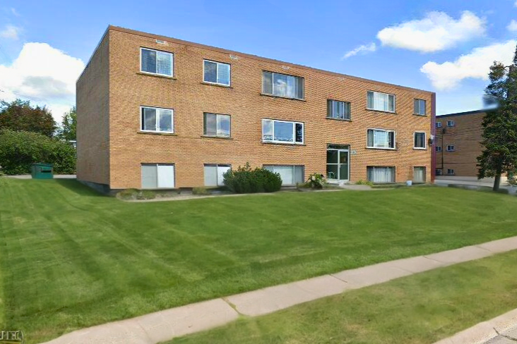 586 Macdonald Avenue, Sault Ste. Marie, ON P6B 1J5 — photo 1