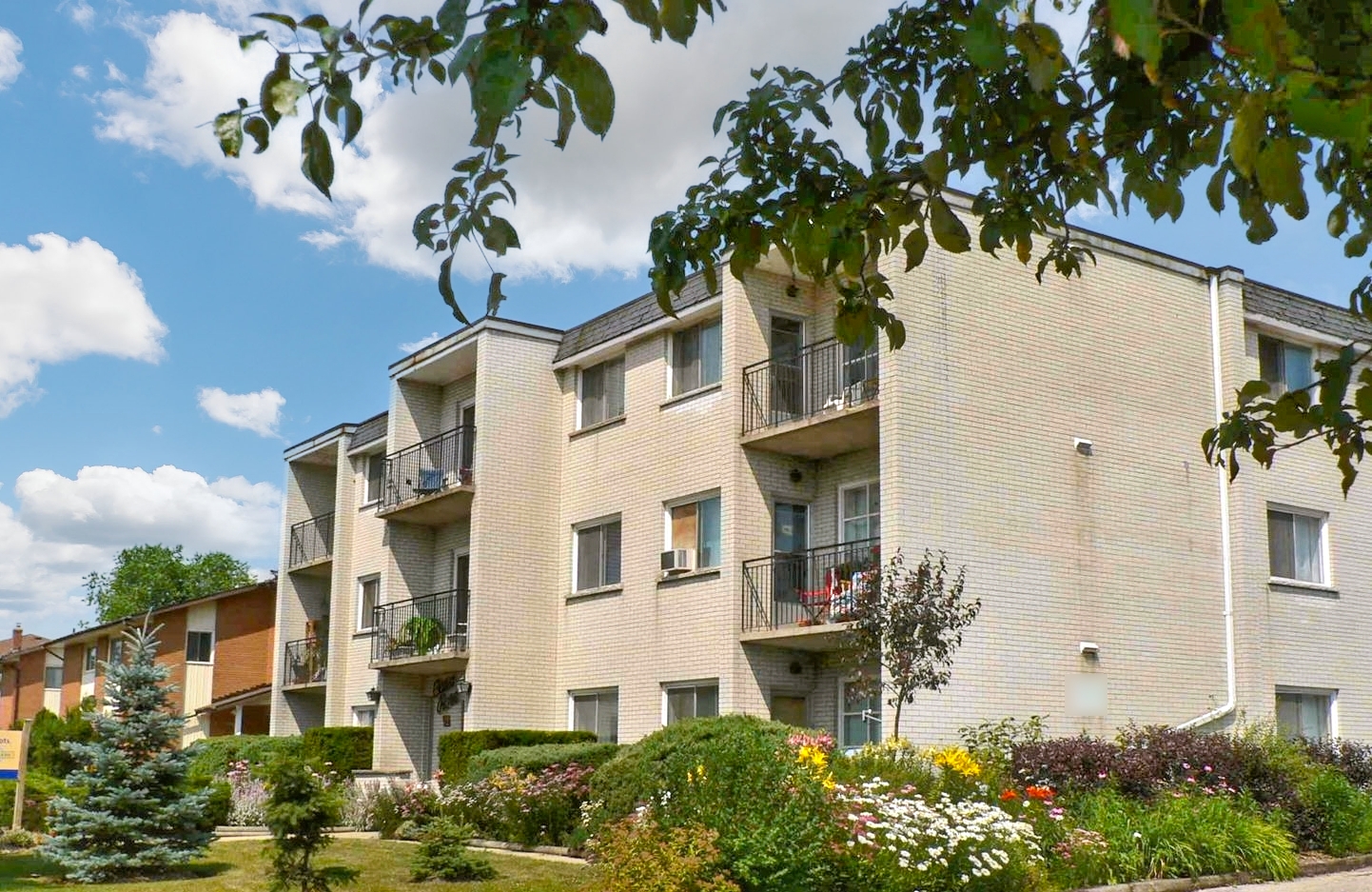 42 Westwood Drive, Kitchener, ON N2M 2K6 — photo 1