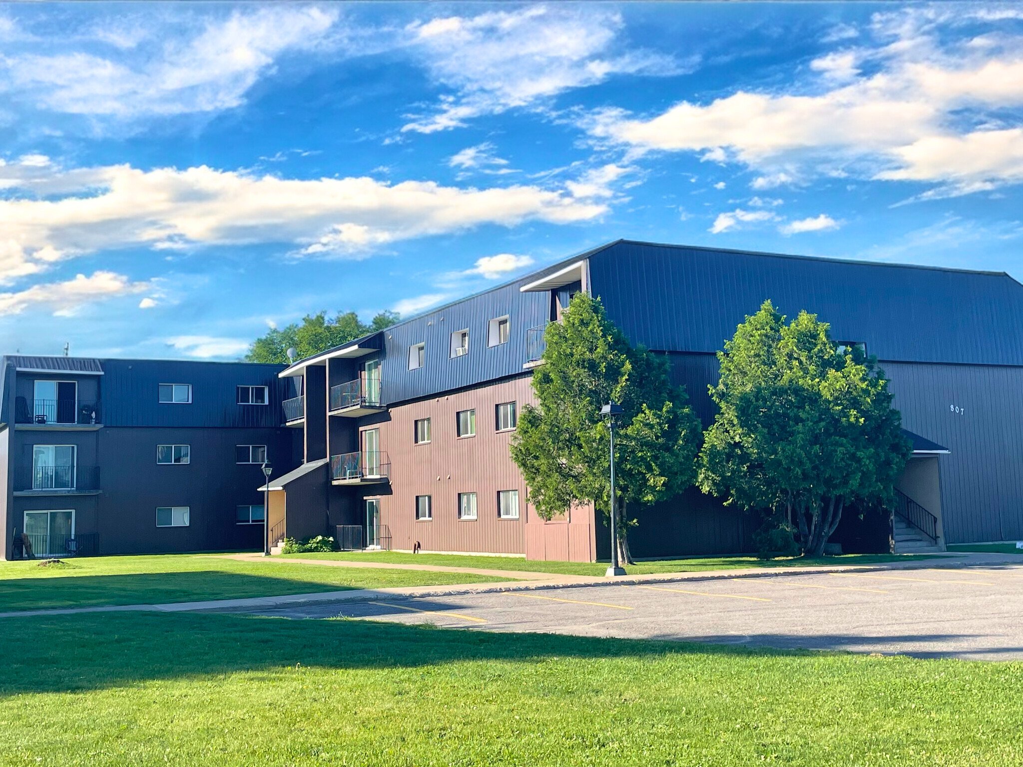807 Trunk Road, Sault Ste. Marie, ON P6A 3T3 — photo 1