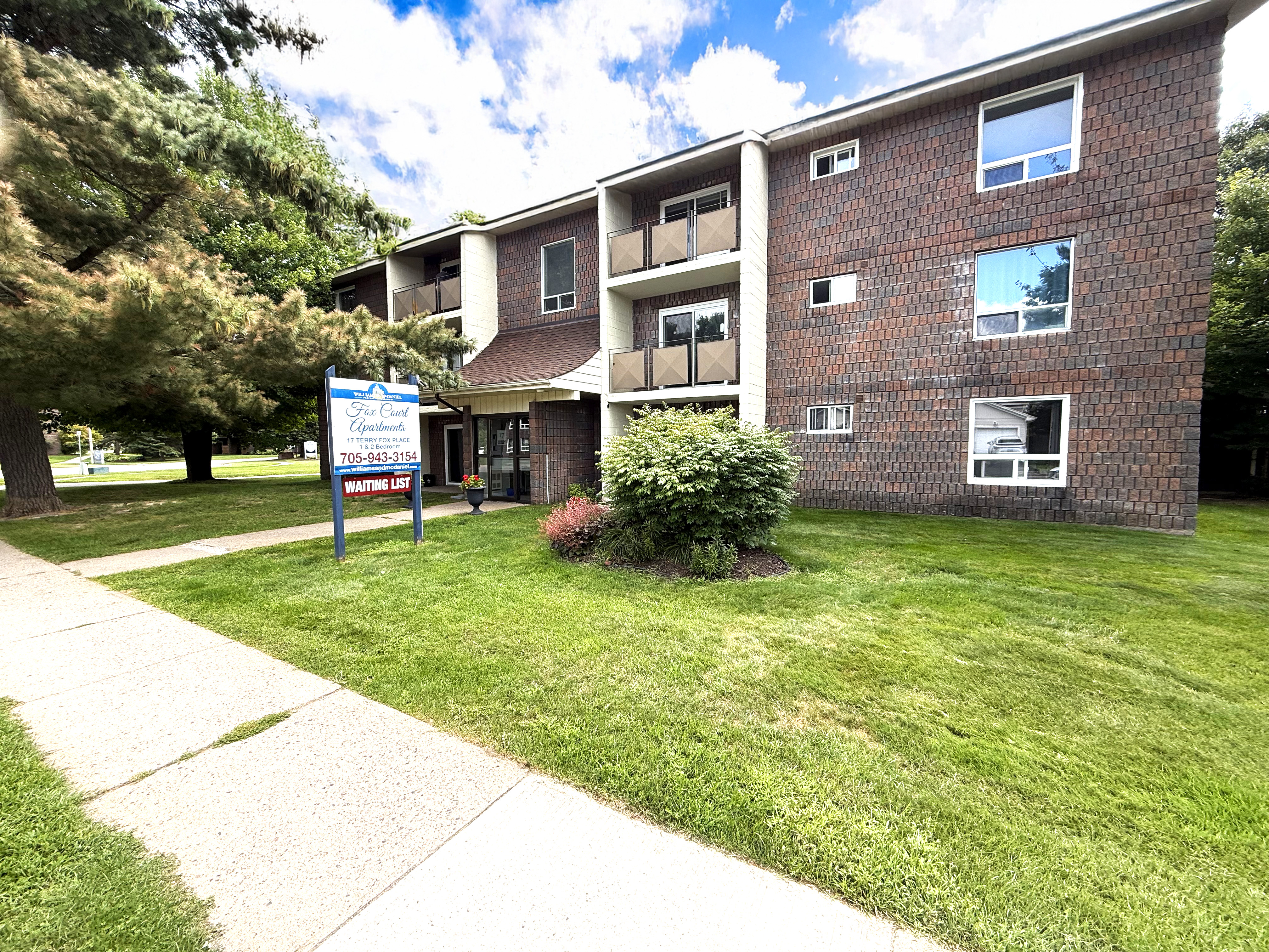 17 Terry Fox Place, Sault Ste. Marie, ON P6A 6M9 — photo 1