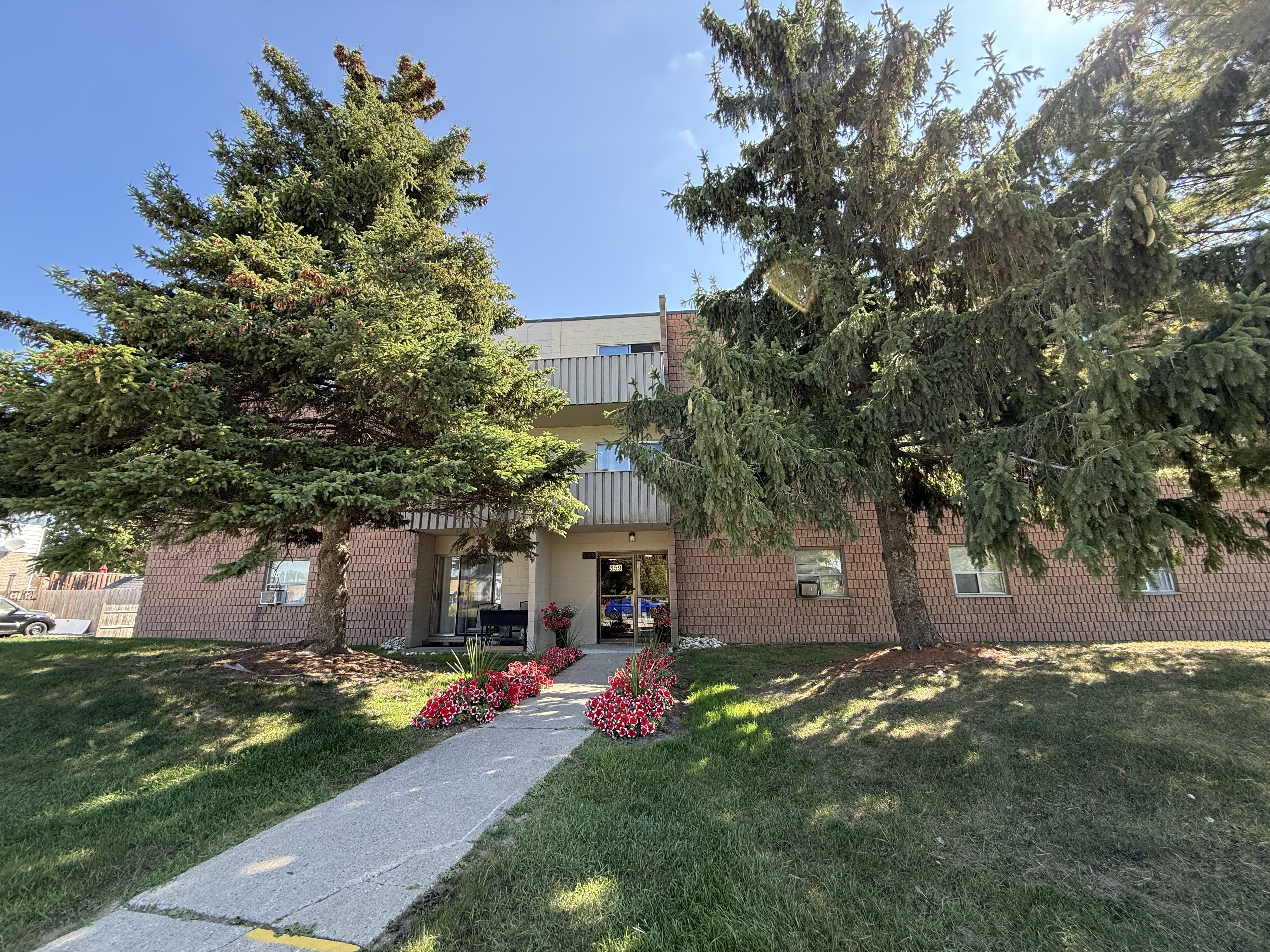 359 & 397 Railway Ave, Stratford, ON N5A 2J3 — photo 2