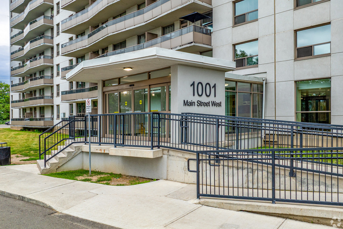 Camelot Towers - 1001 Main West, Hamilton