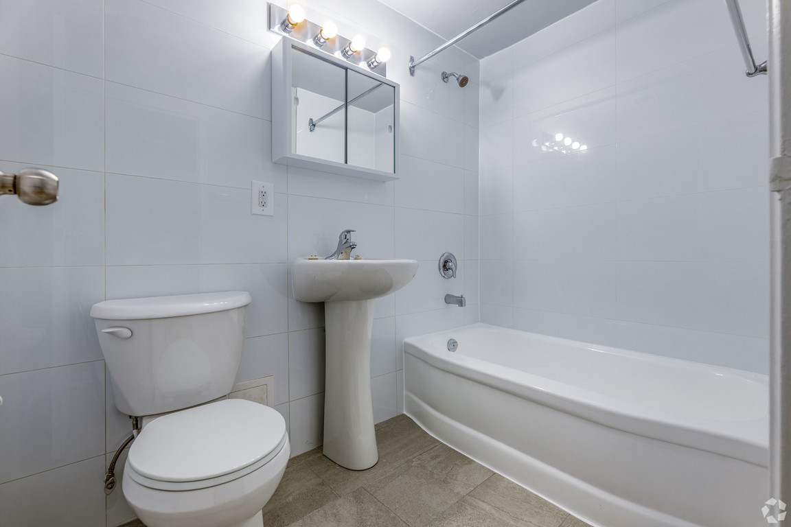 Camelot Towers - 981 Main Street West, Hamilton