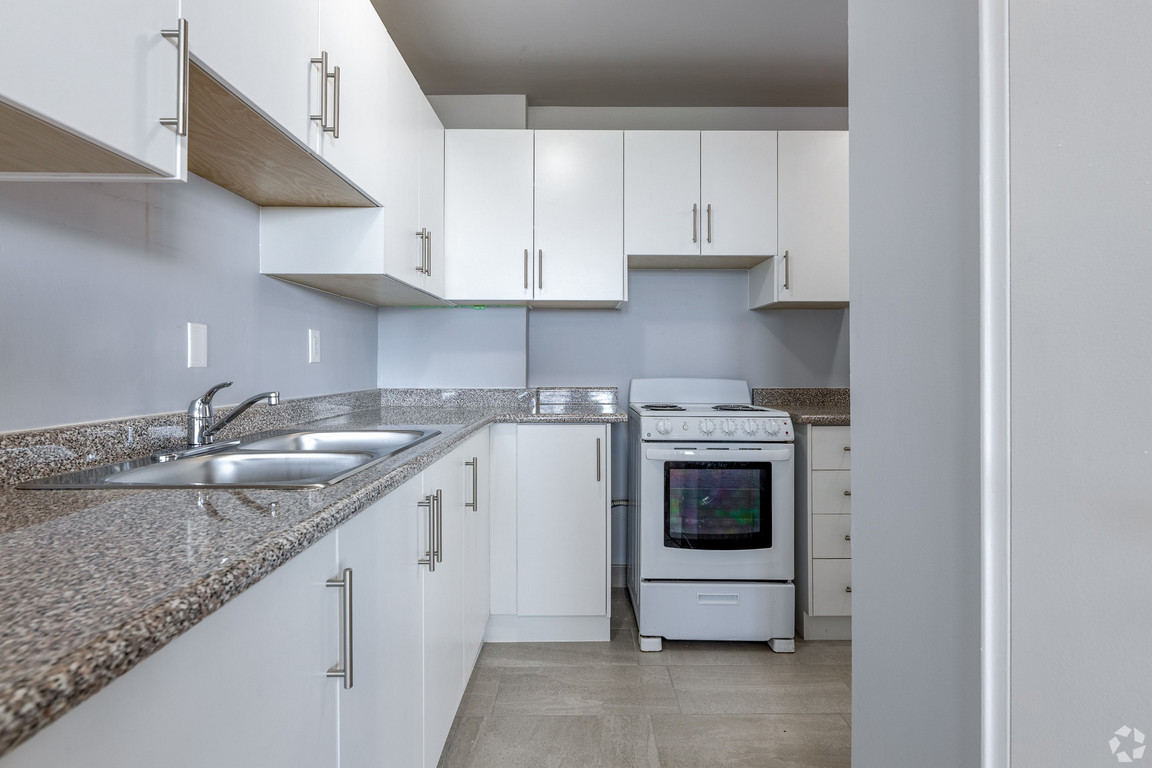 Camelot Towers - 981 Main Street West, Hamilton