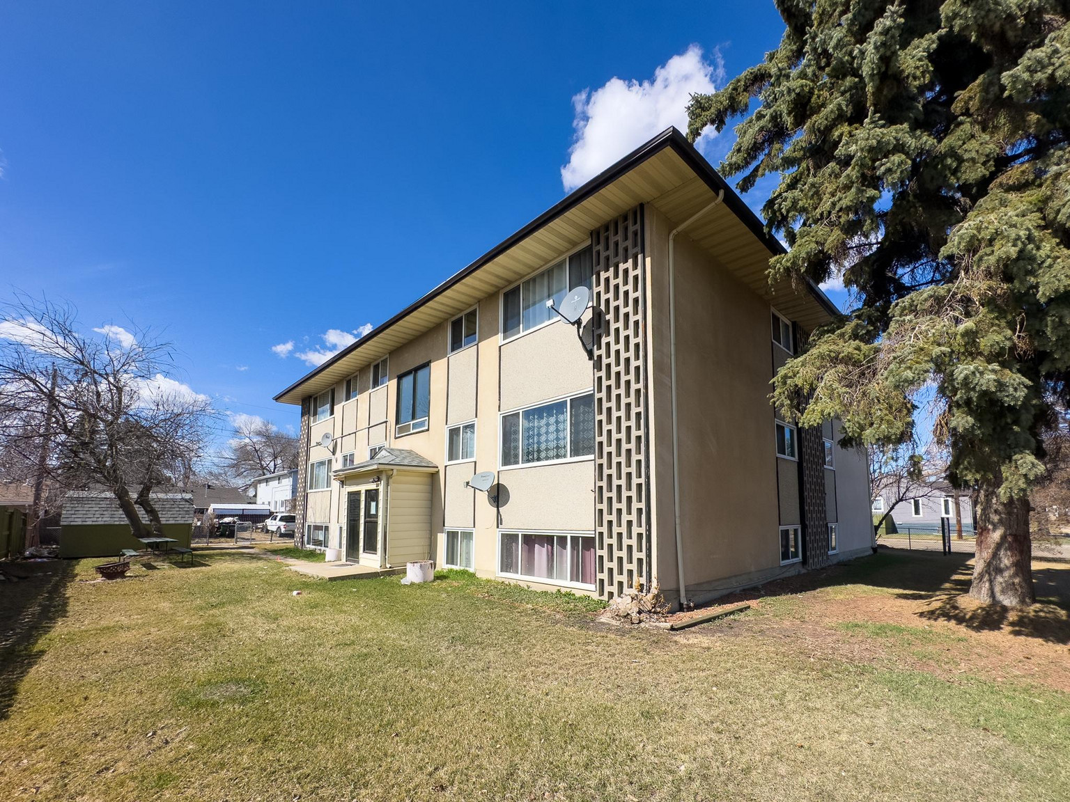 Royal Apartments - 3615 119th - Photo 5