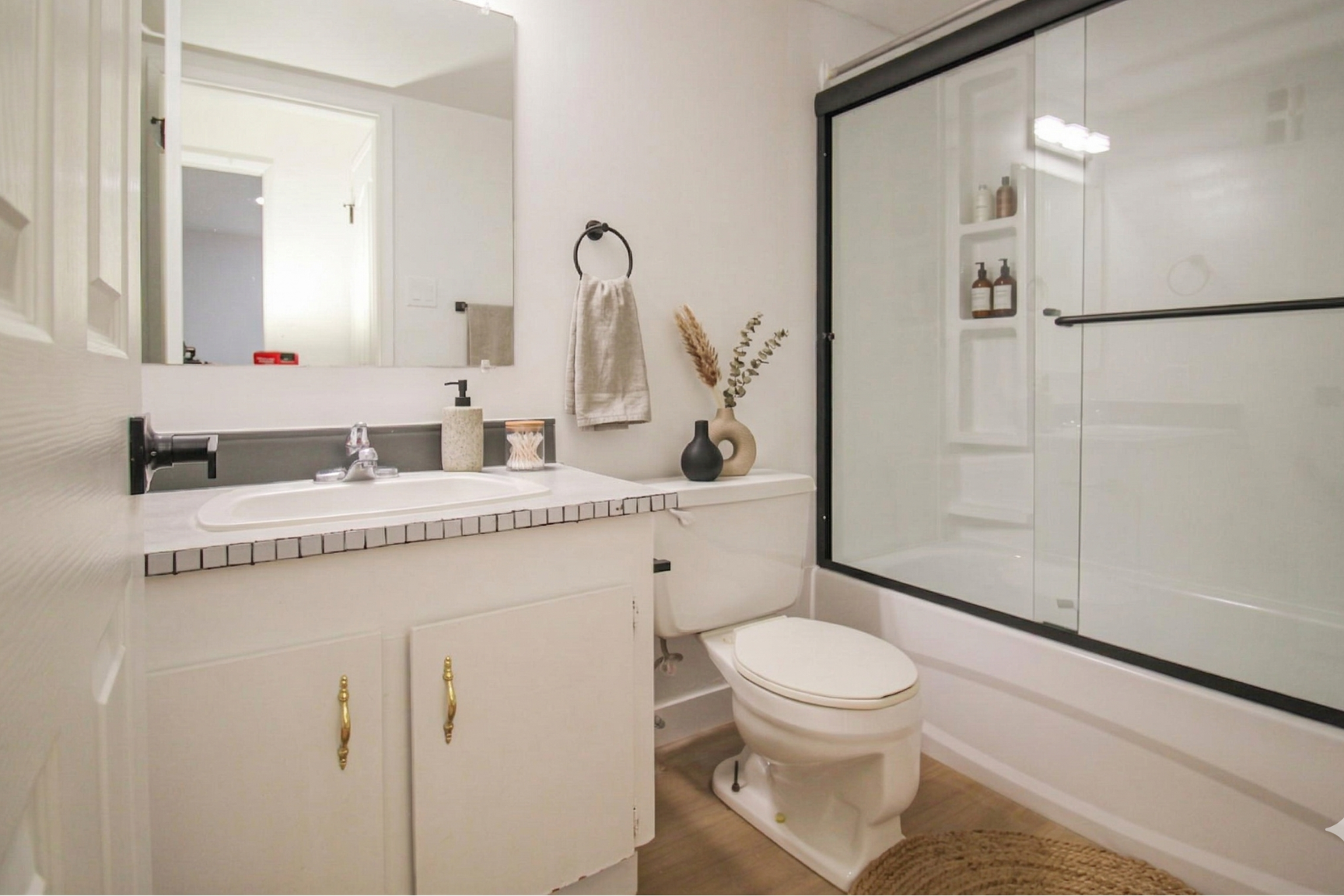 Kings Court - 10625 109th - Photo 6