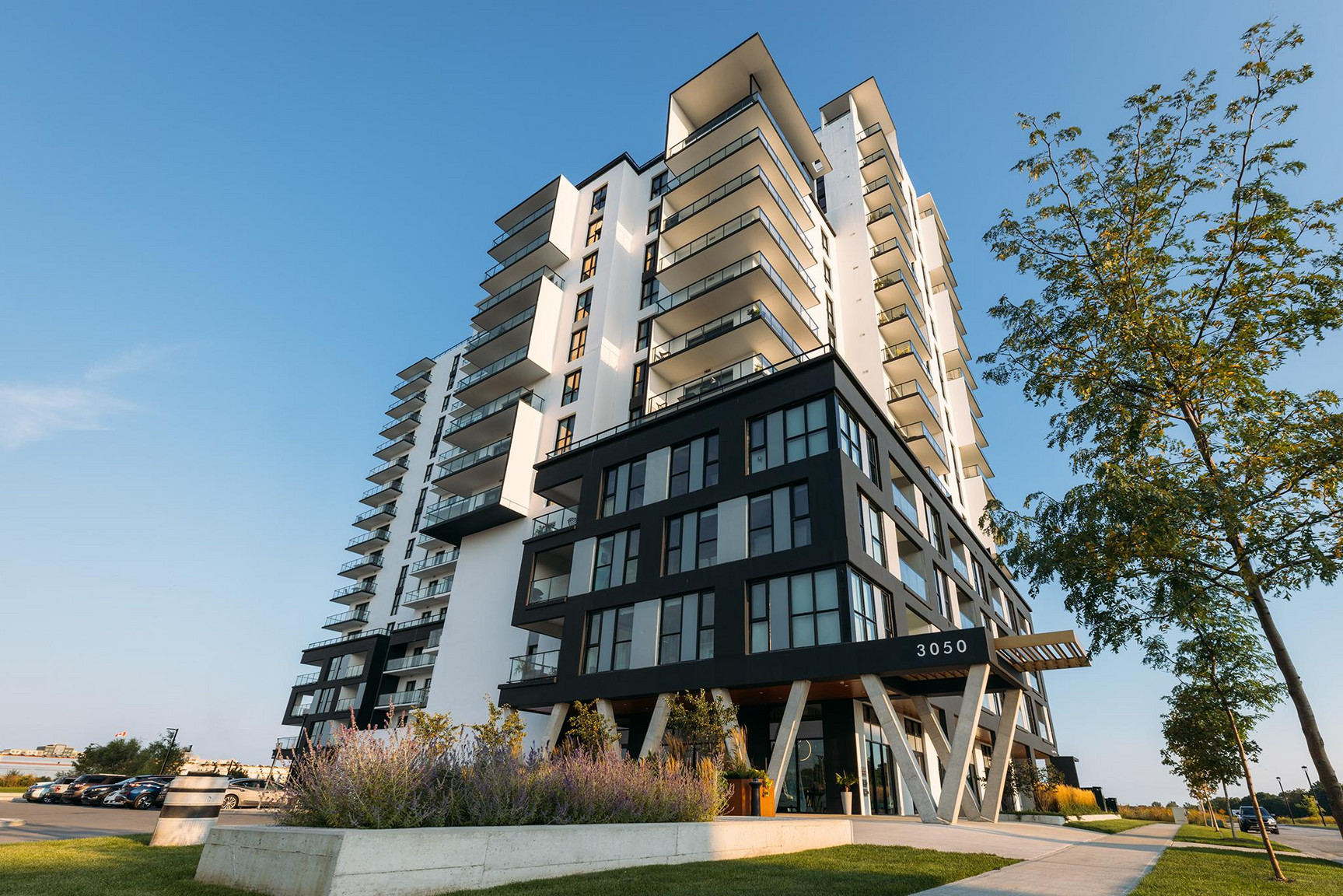 Sofia Yorkville - Photo 2