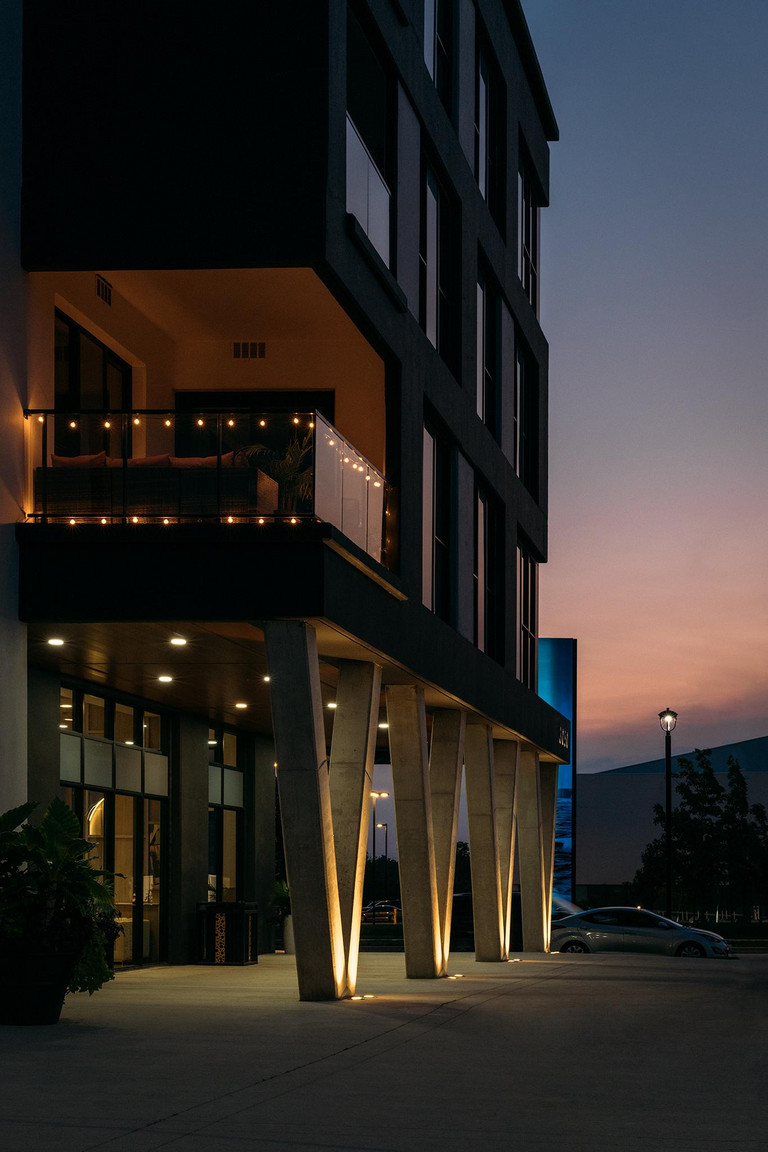Sofia Yorkville - Photo 18