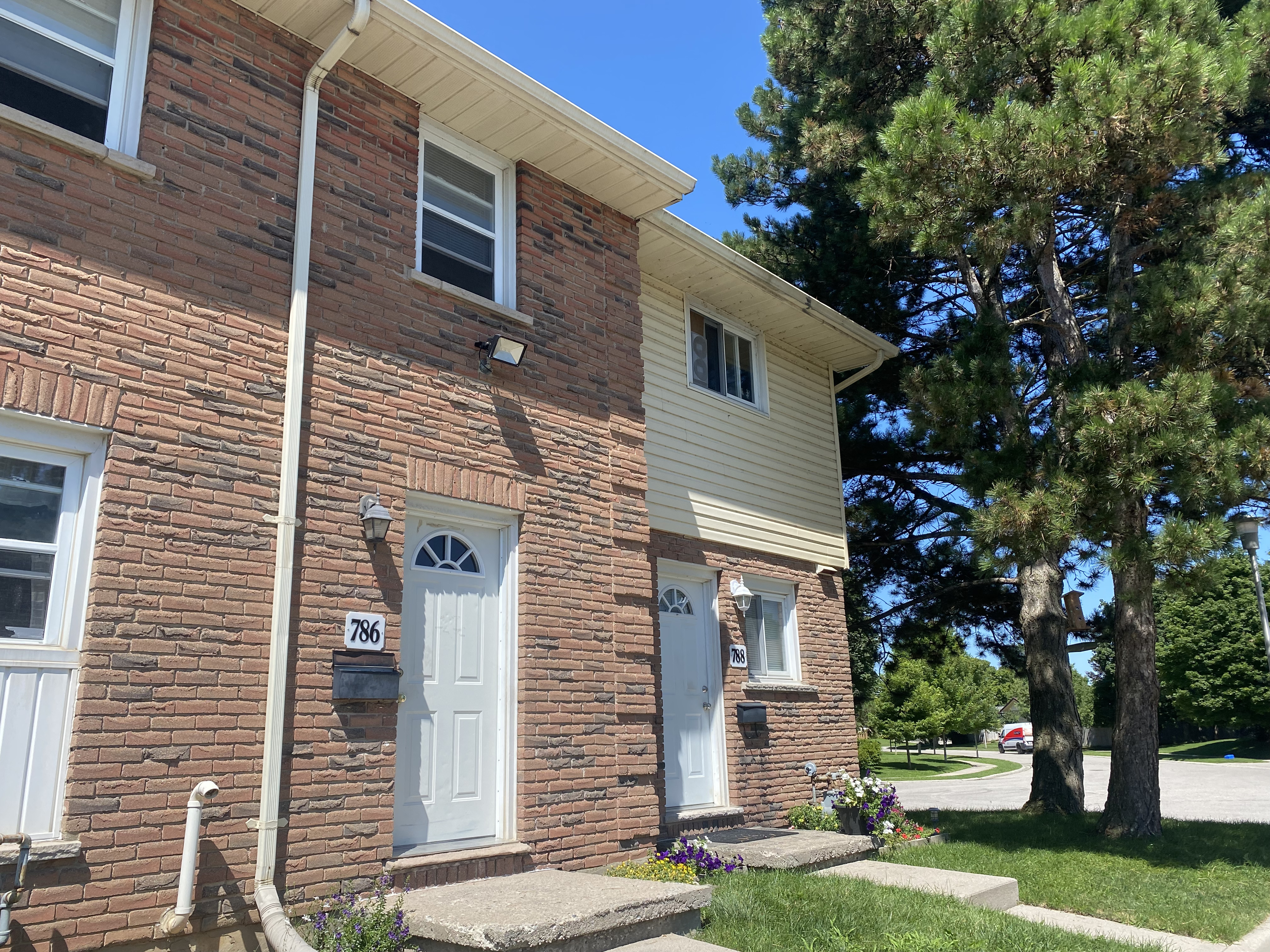 838 Huron St, London, ON N5Y 4H9 — photo 1