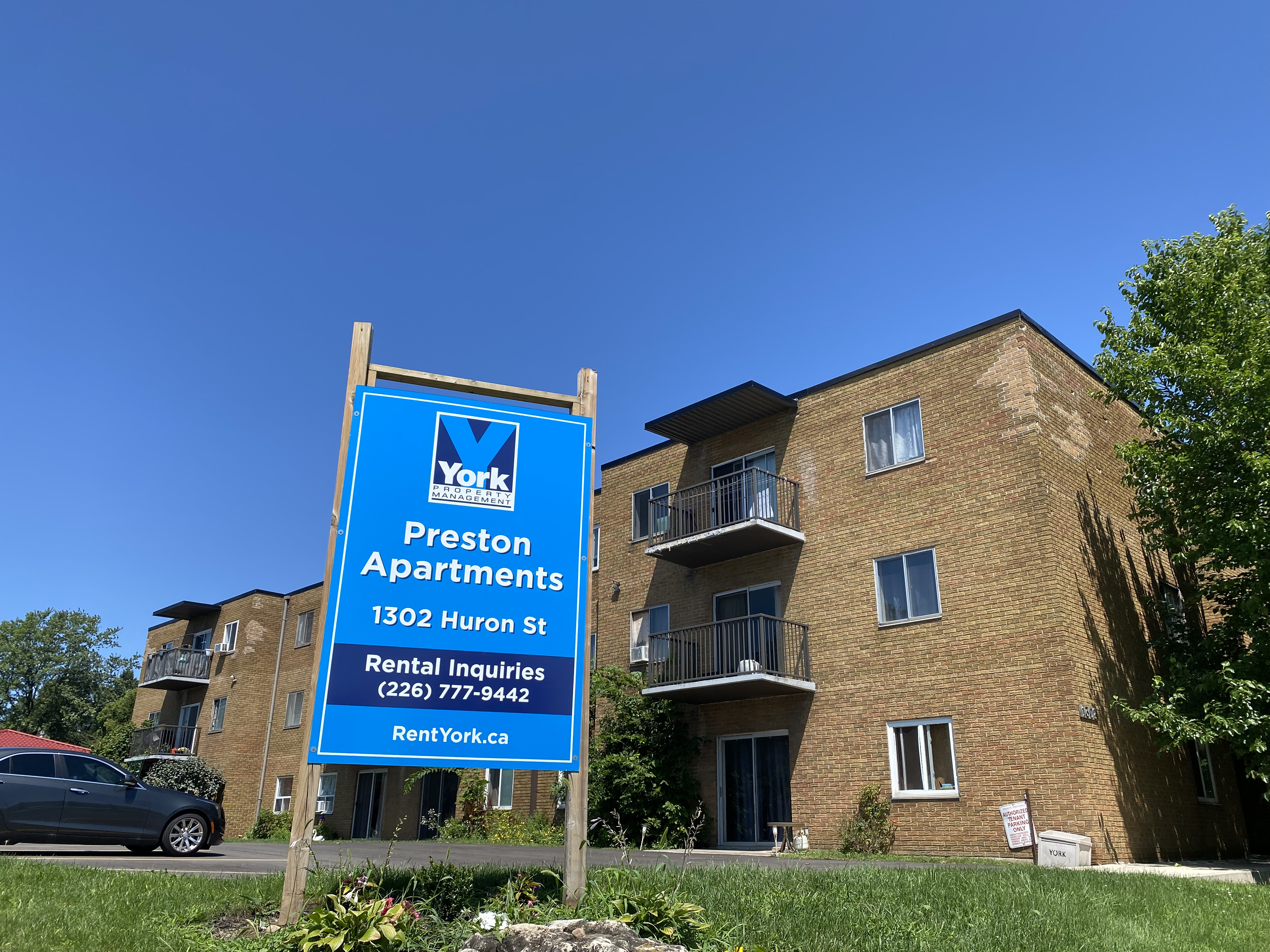 1302 Huron St, London, ON N5Y 4M3 — photo 1