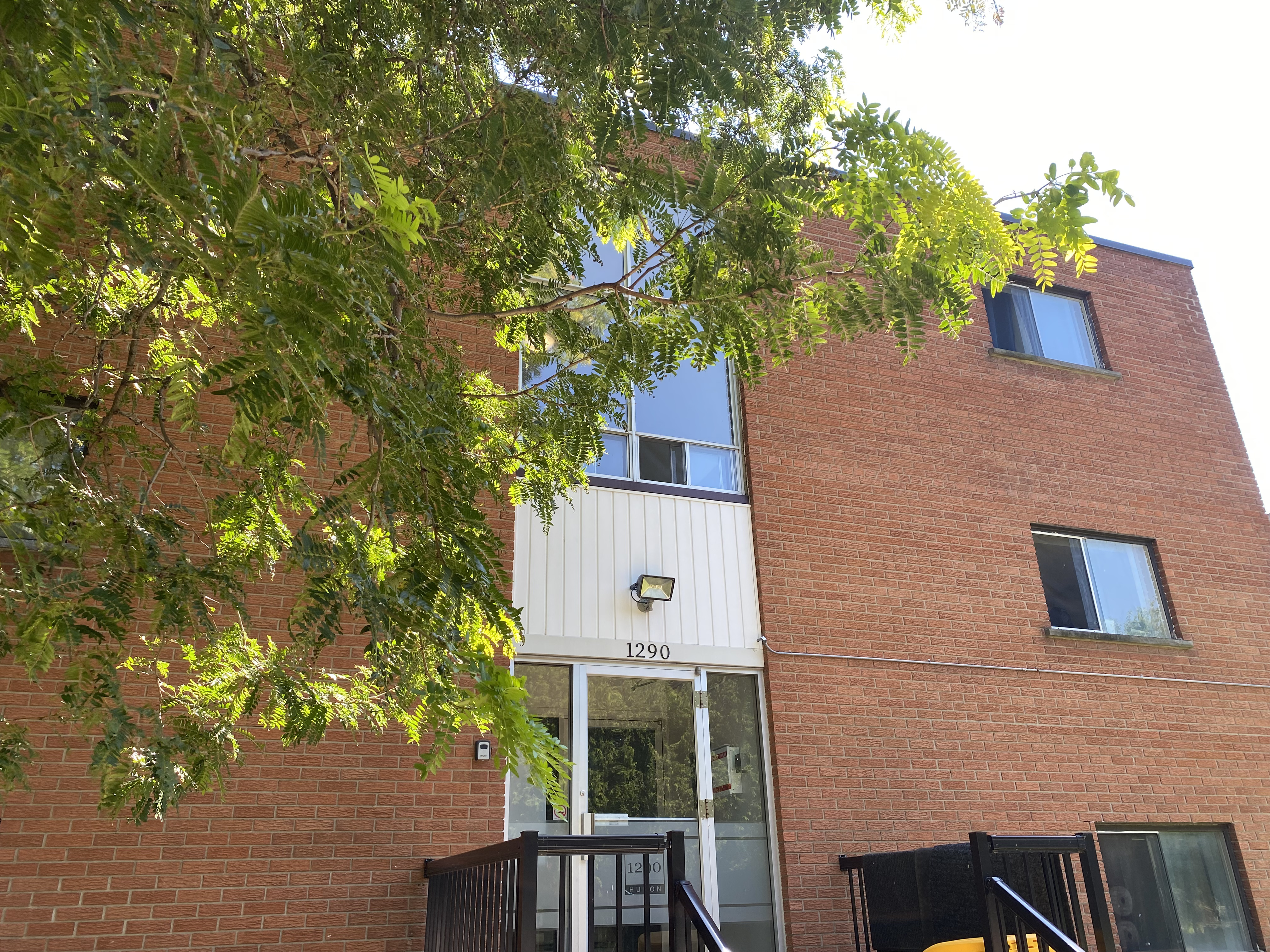 1290 Huron St, London, ON N5Y 4M2 — photo 1