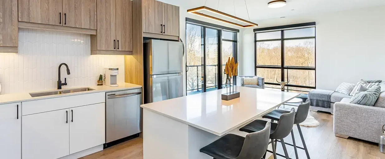 1&2 Bedroom Luxury Rentals Image