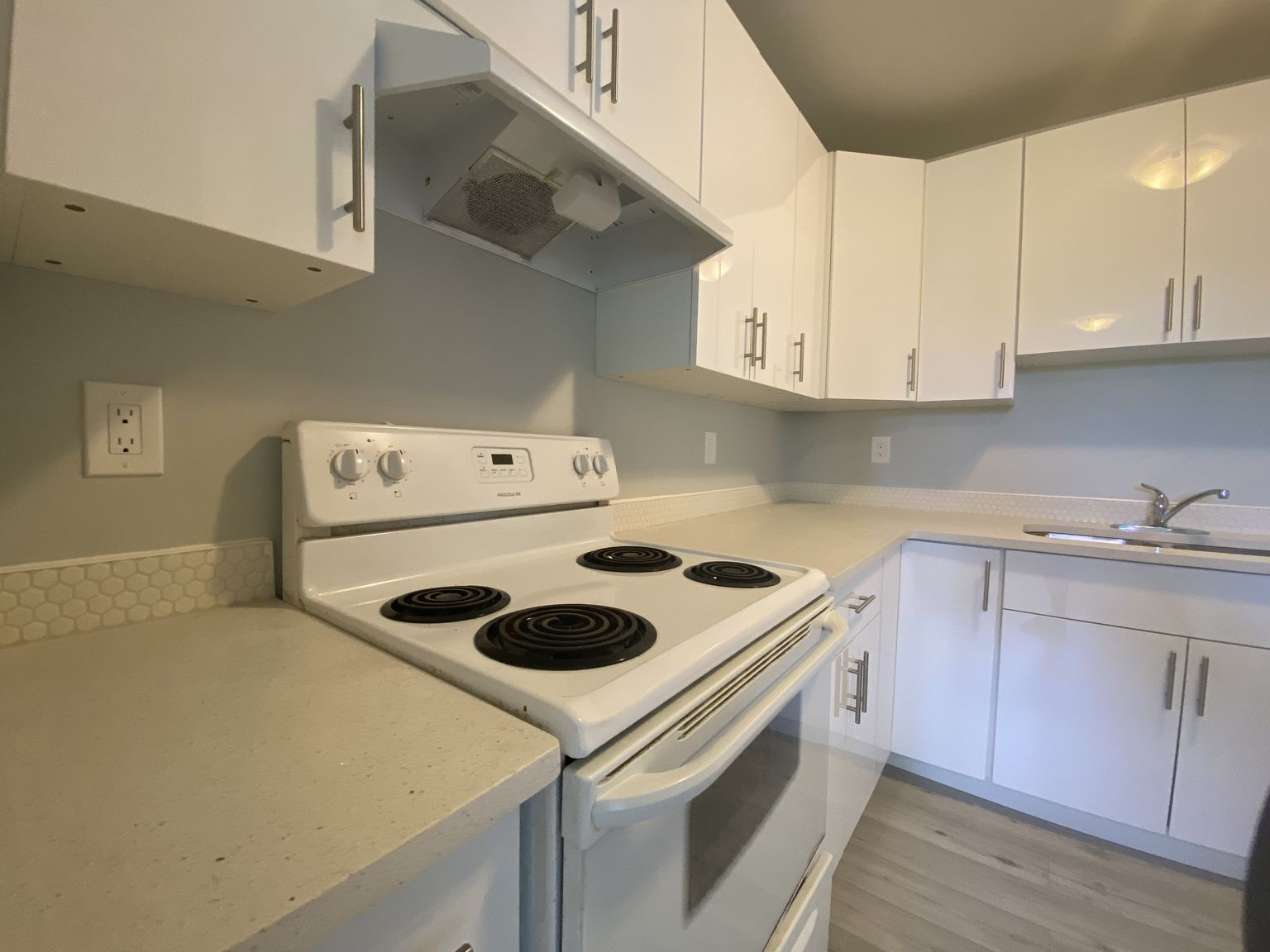 Riviera Garden One Month Free Rent !  - Photo 16