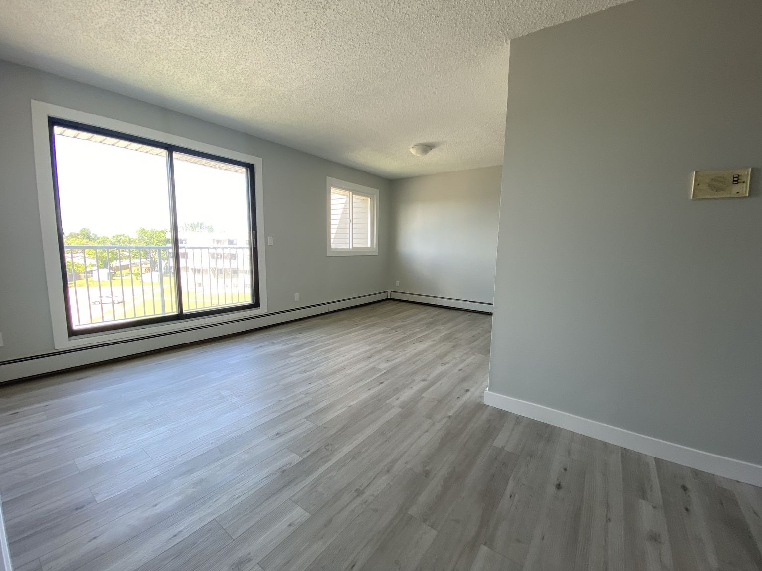 Riviera Garden One Month Free Rent !  - Photo 12