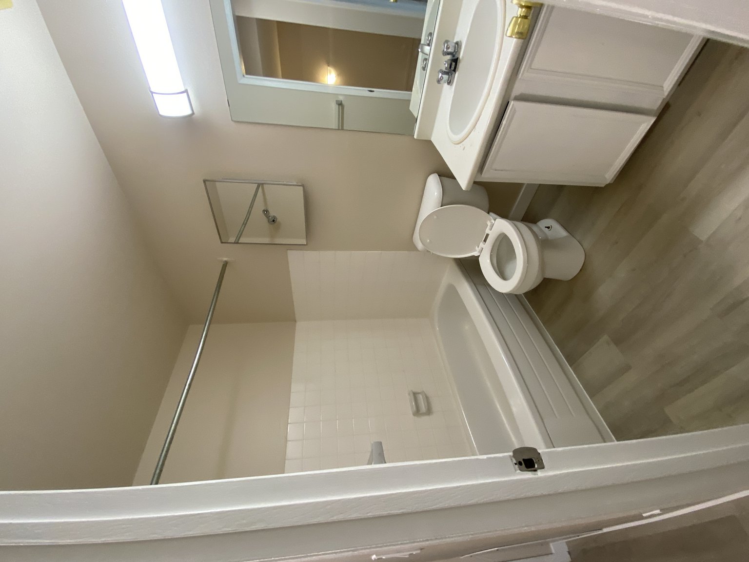 Riviera Garden One Month Free Rent !  - Photo 9