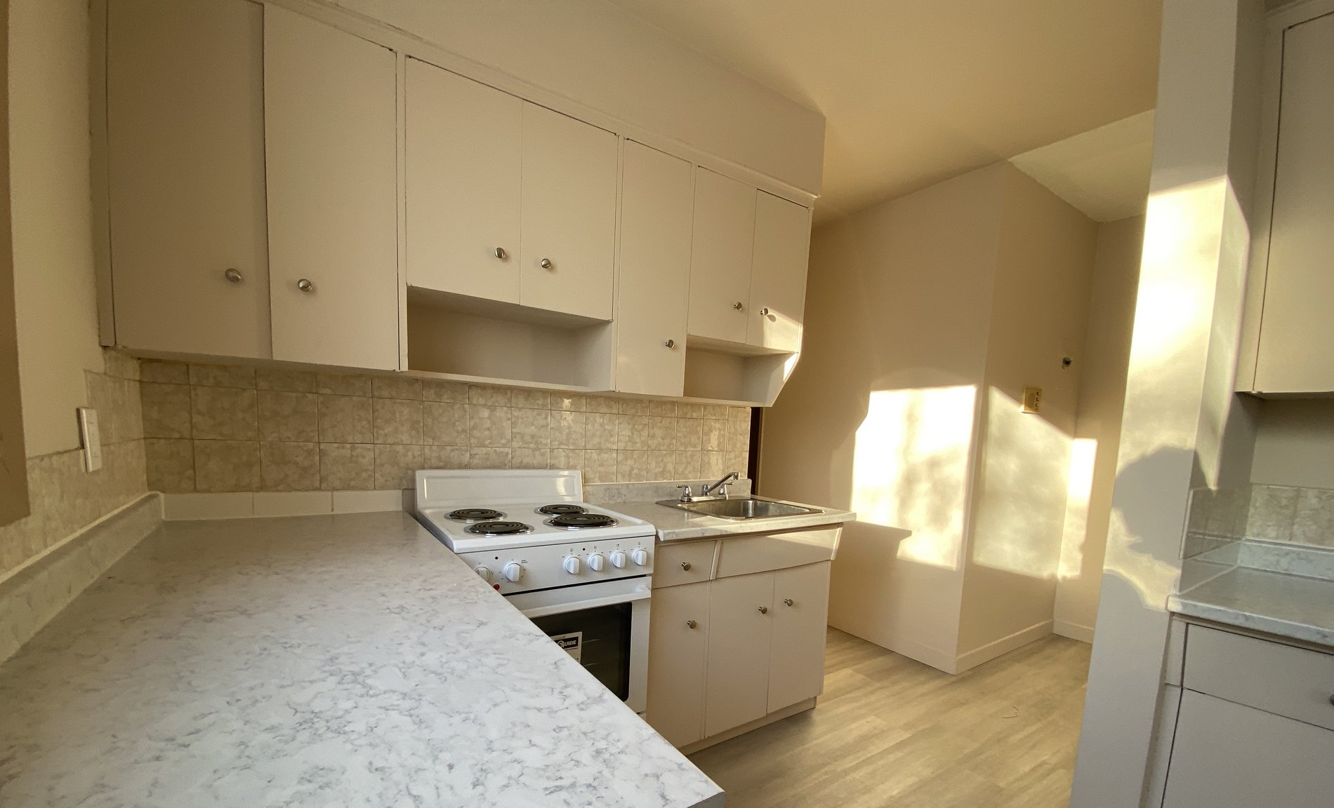 One bedroom Downtown Suite  - Photo 2