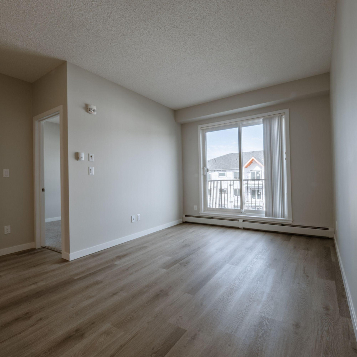 Dwell Luxury 1 & 2 bedroom Suites !  - Photo 10