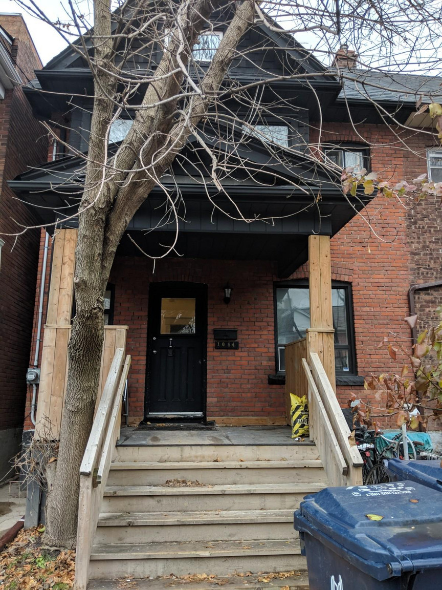 DOVERCOURT RD & DUPONT ST