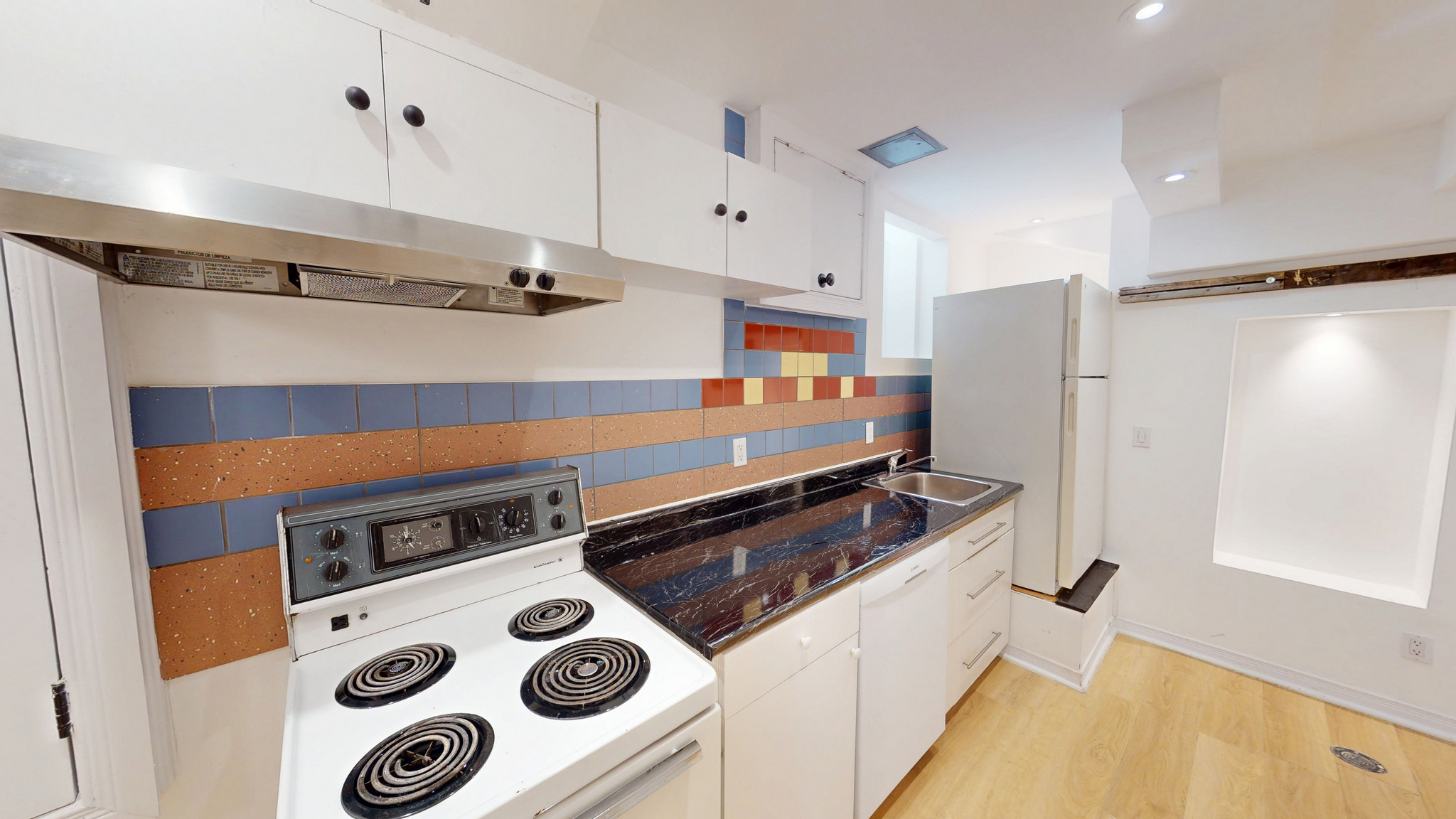 BATHURST ST & HARBORD ST - Photo 20