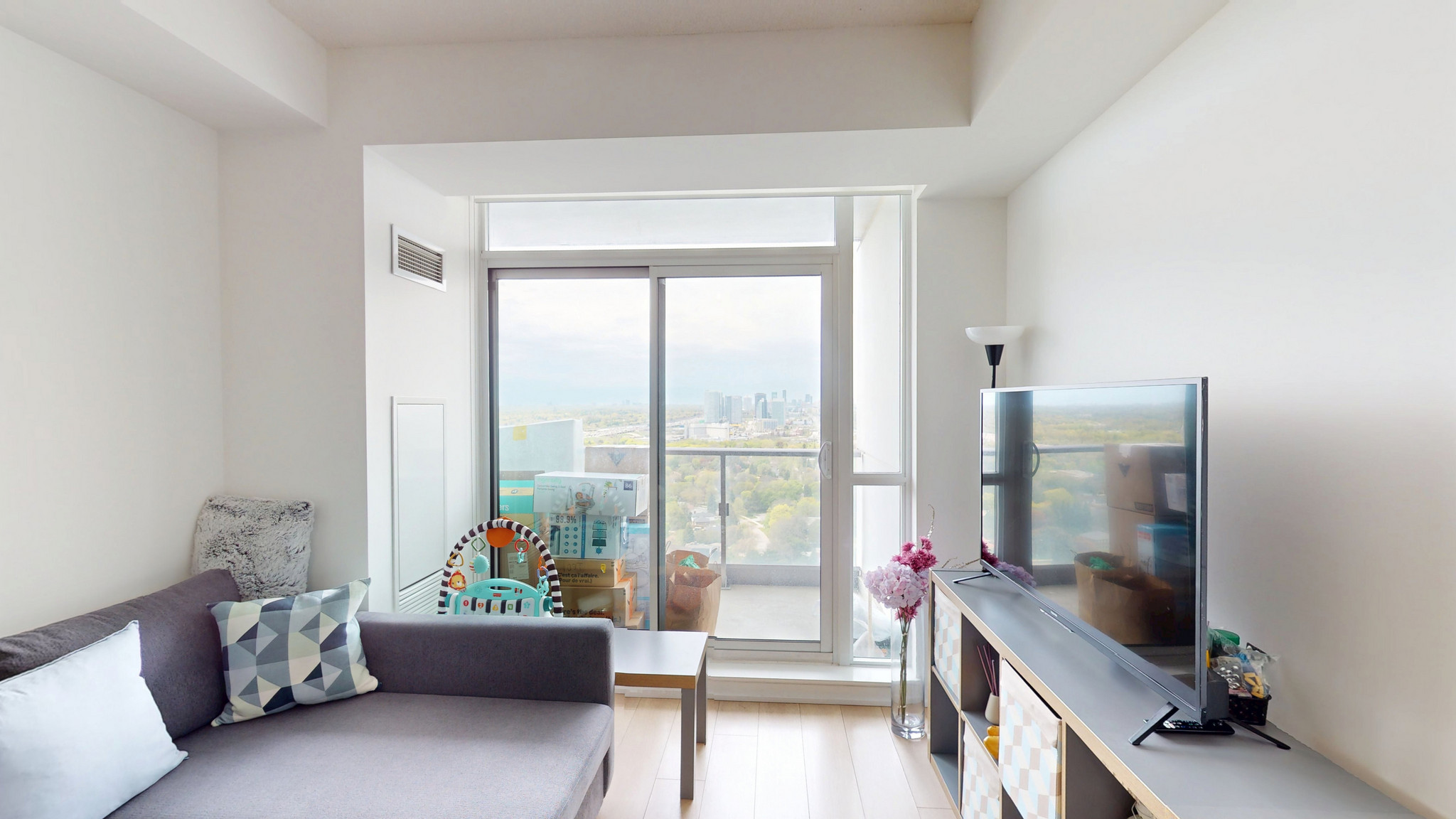 EMERALD CITY 2 CONDOS  - Photo 18