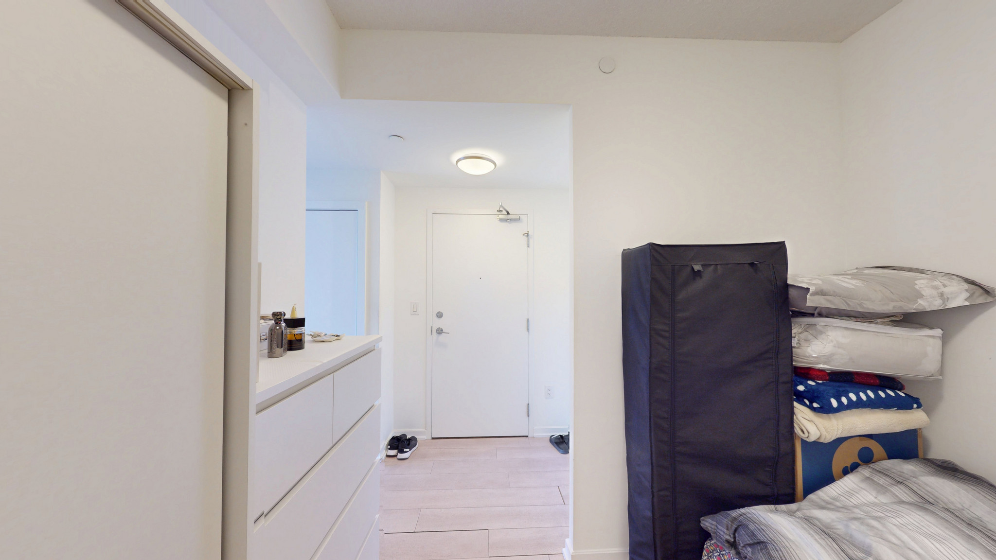 EMERALD CITY 2 CONDOS  - Photo 4