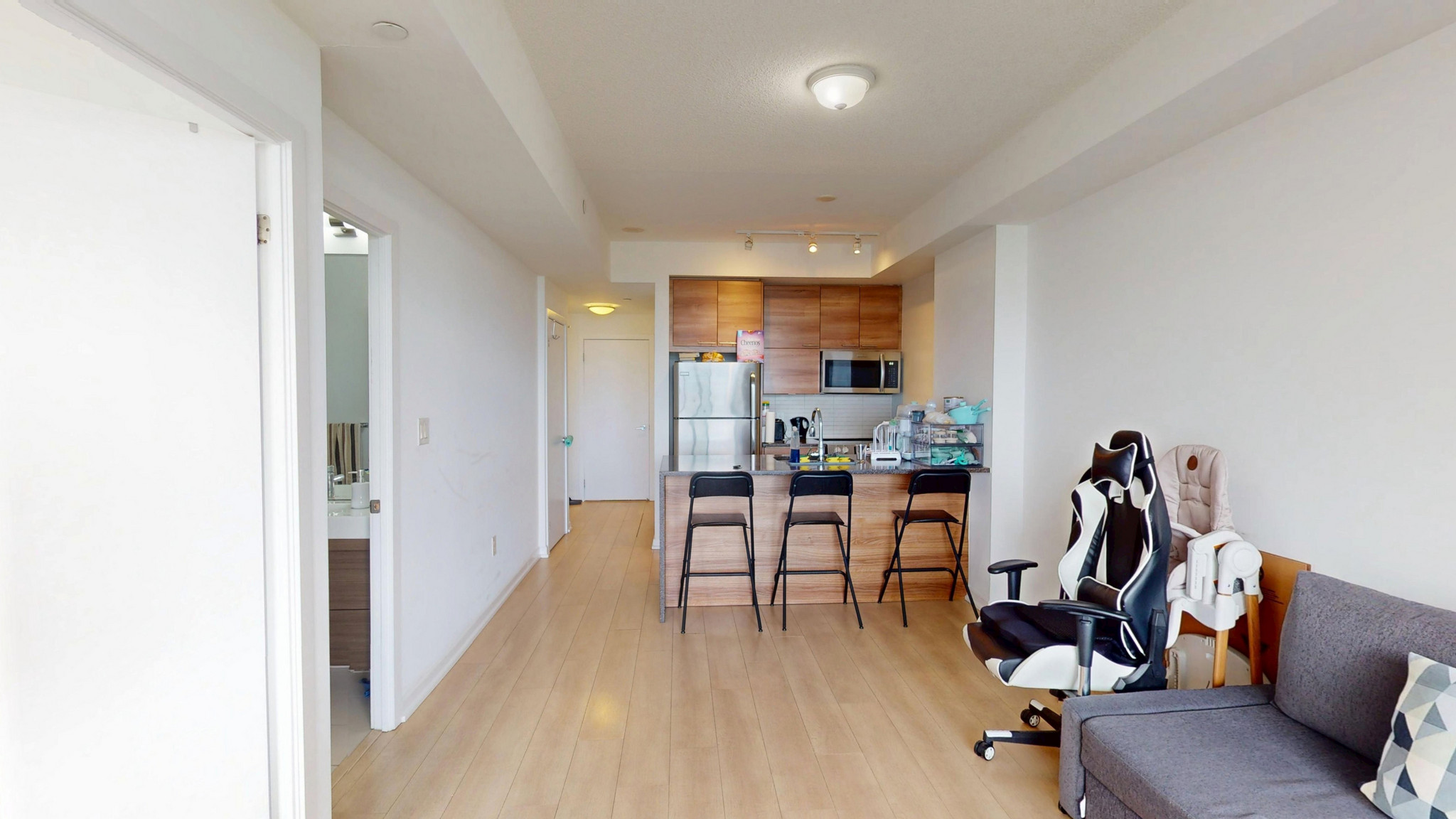 EMERALD CITY 2 CONDOS  - Photo 14