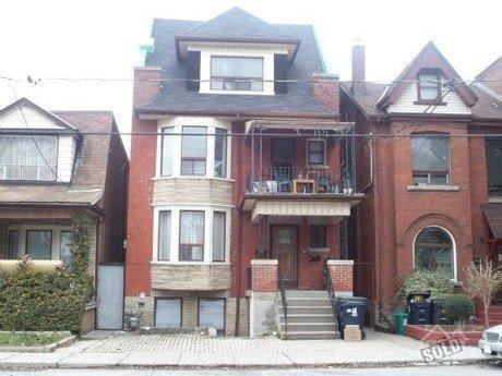DOVERCOURT RD & DUPONT ST