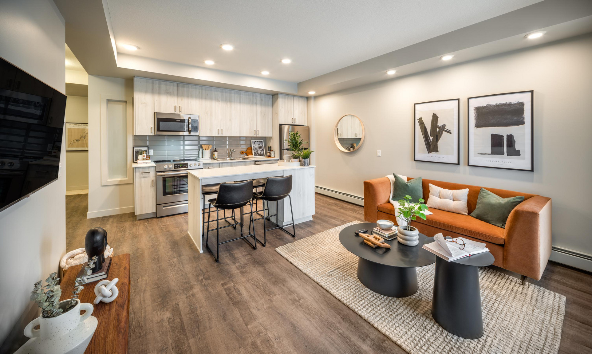 Catalyst Luxury Residences - Photo 11