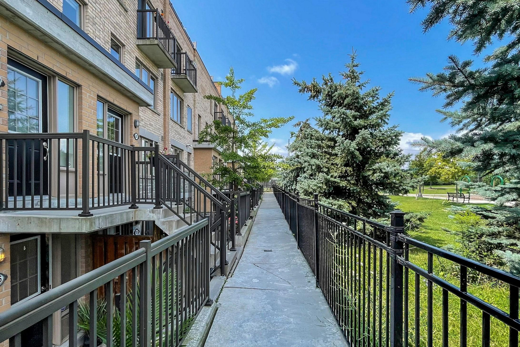 Brownstone on Powerhouse  - Photo 12