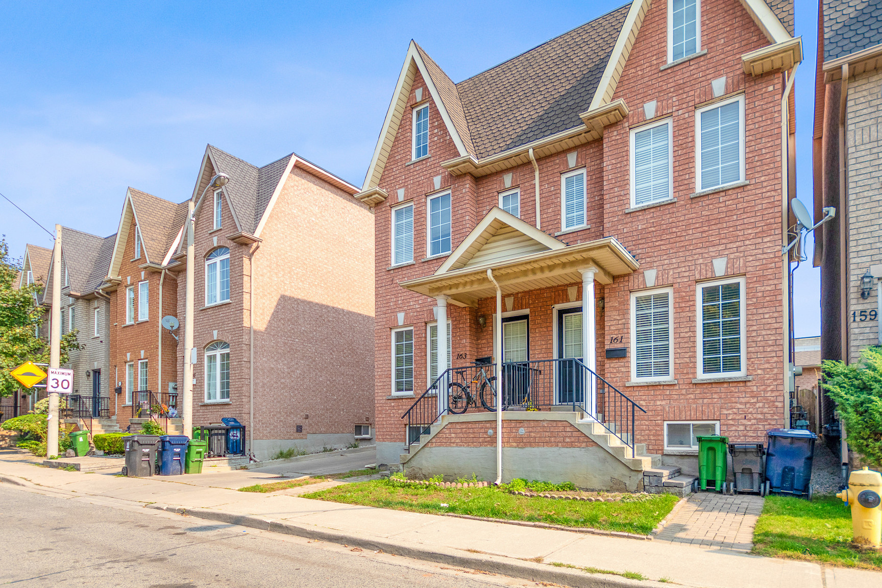 163 Rankin Crescent